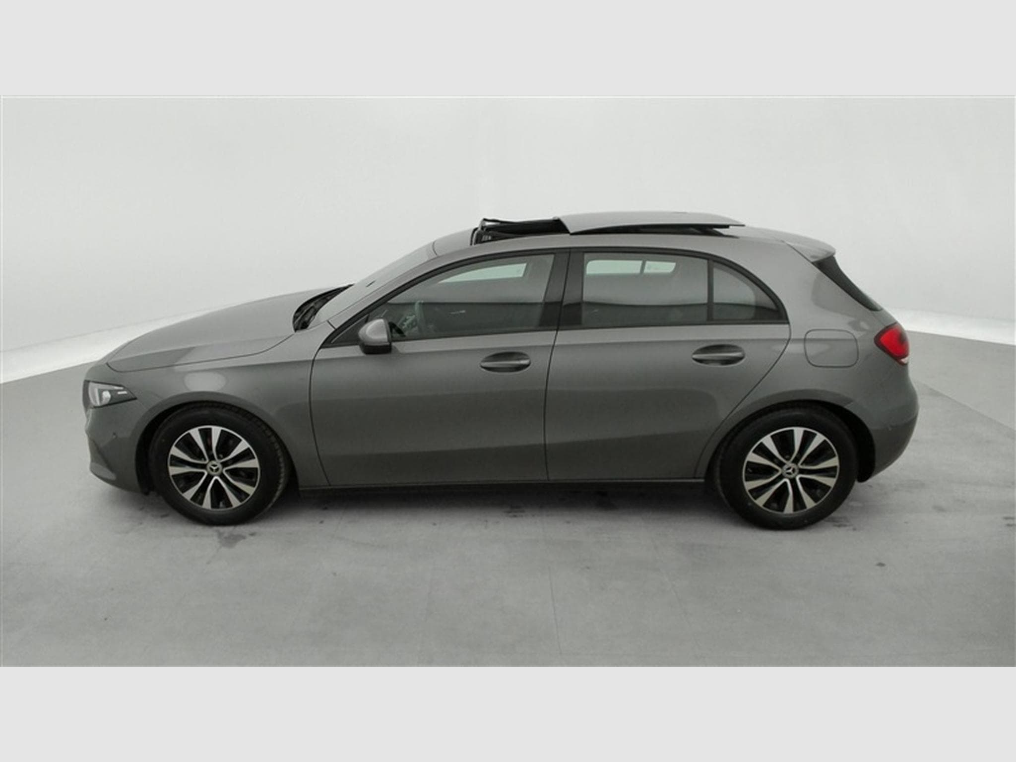 Mercedes A 180 A 180  Business solution NAVI/FULL LED/TO PANO/JA (2022) - Foto 3