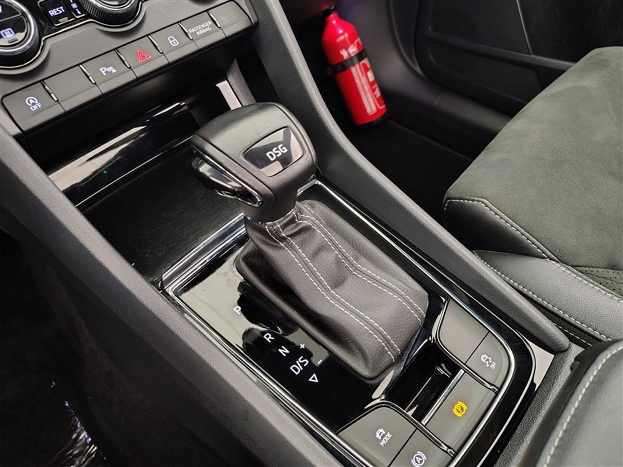 Skoda Kodiaq 1.5 TSI ACT Sportline II DSG°NAV°CARPLAY°CAM AV-AR (2021) - Foto 12
