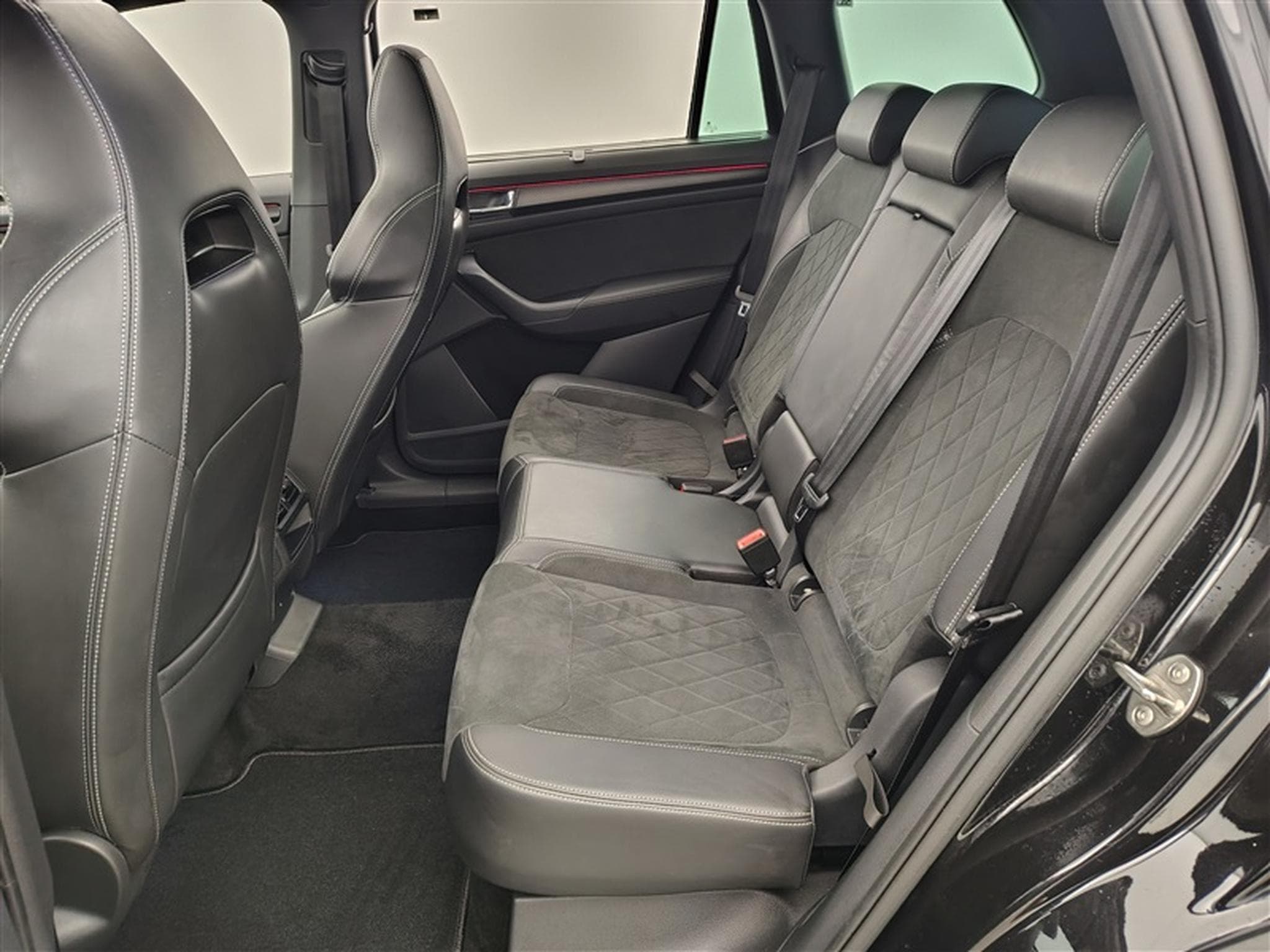 Skoda Kodiaq 1.5 TSI ACT Sportline II DSG°NAV°CARPLAY°CAM AV-AR (2021) - Foto 13