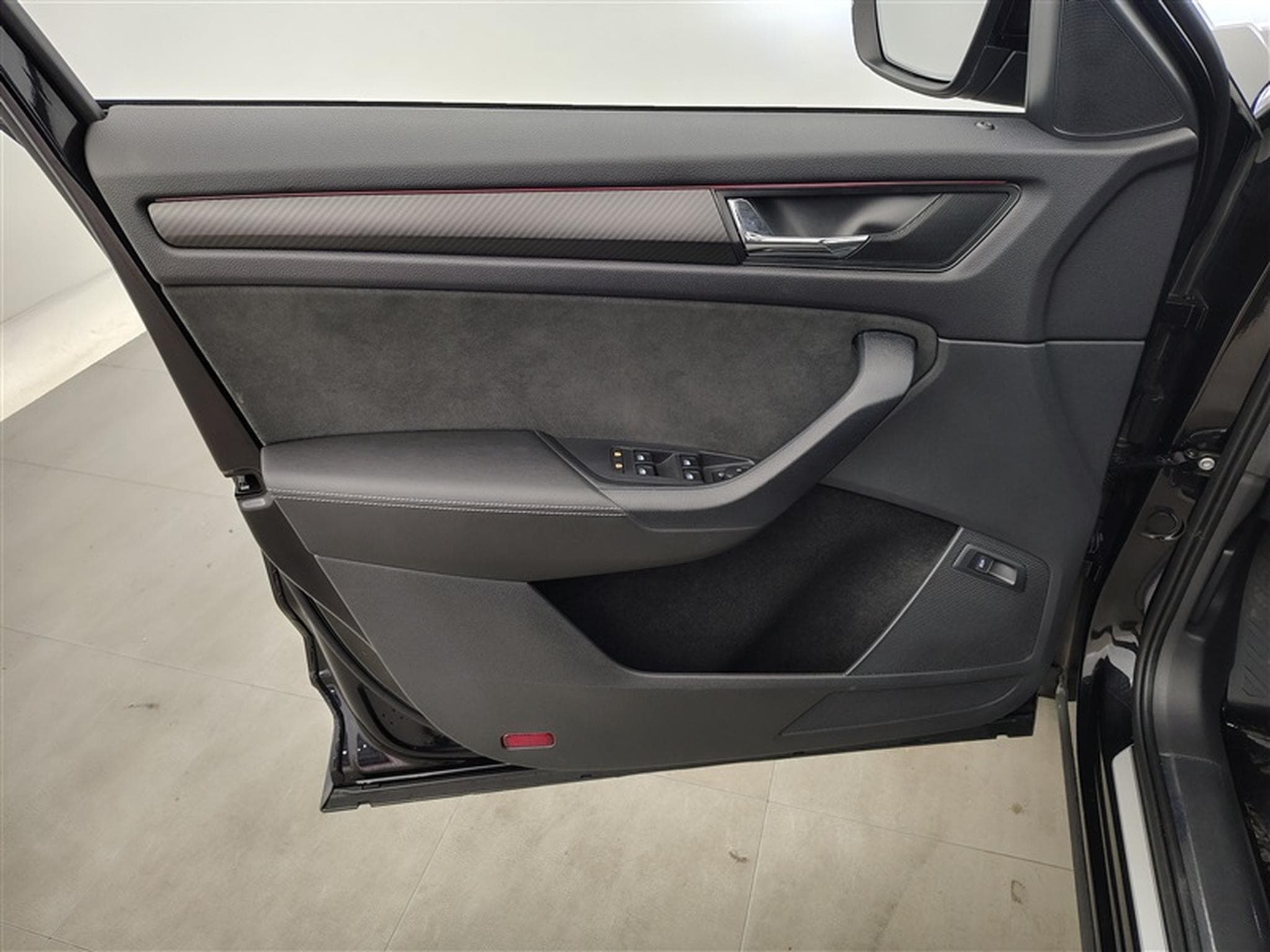 Skoda Kodiaq 1.5 TSI ACT Sportline II DSG°NAV°CARPLAY°CAM AV-AR (2021) - Foto 17