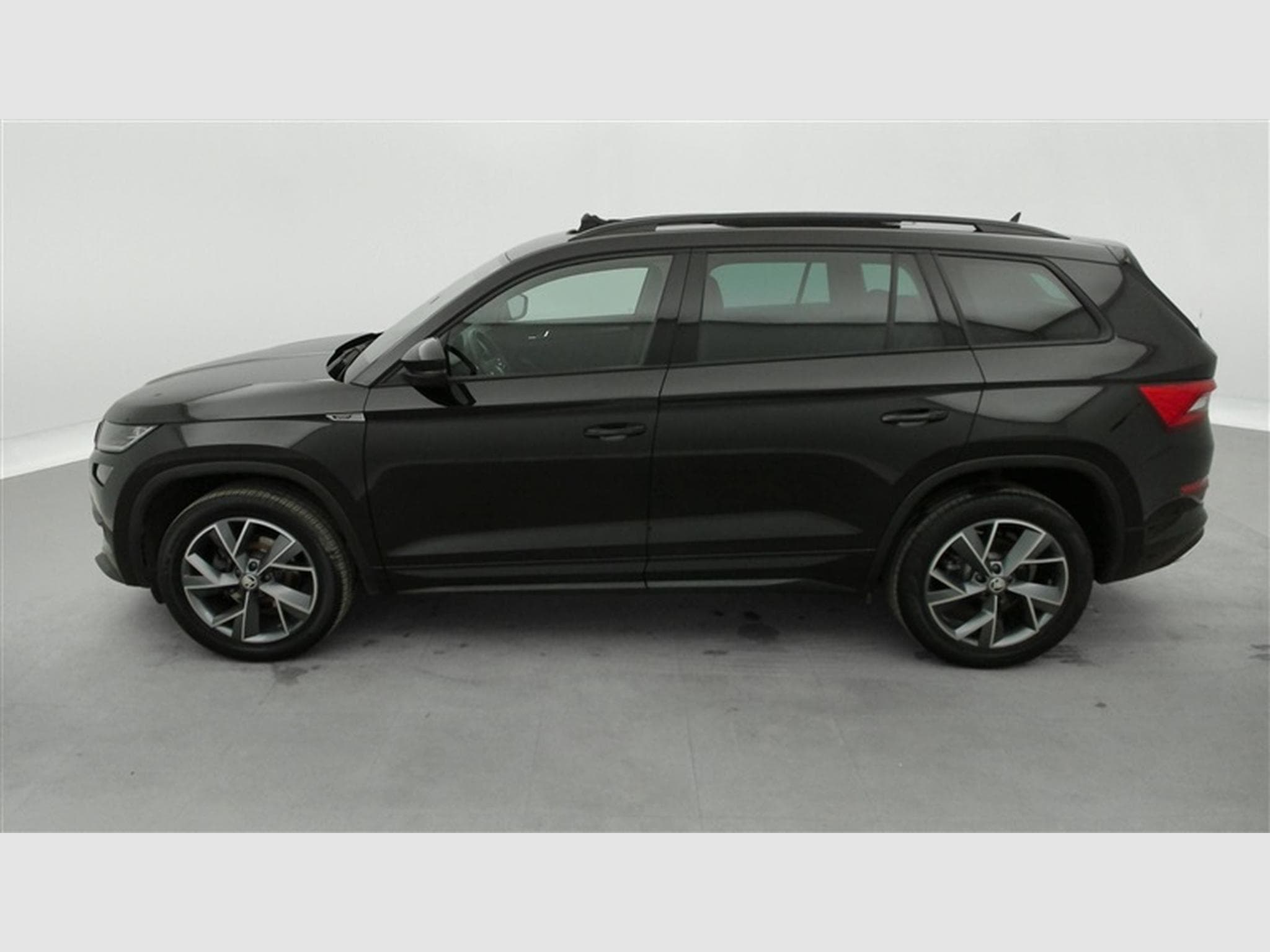 Skoda Kodiaq 1.5 TSI ACT Sportline II DSG°NAV°CARPLAY°CAM AV-AR (2021) - Foto 3