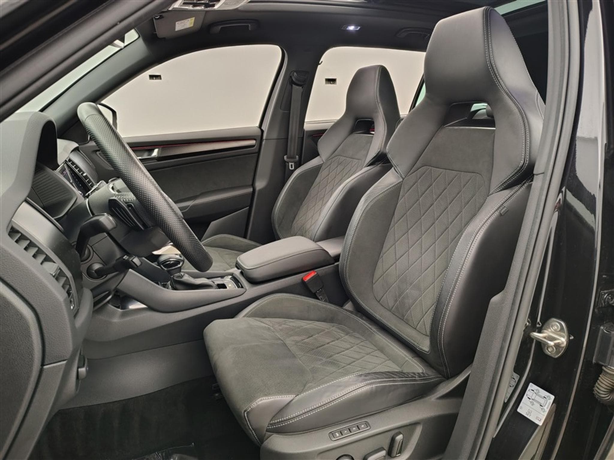 Skoda Kodiaq 1.5 TSI ACT Sportline II DSG°NAV°CARPLAY°CAM AV-AR (2021) - Foto 7