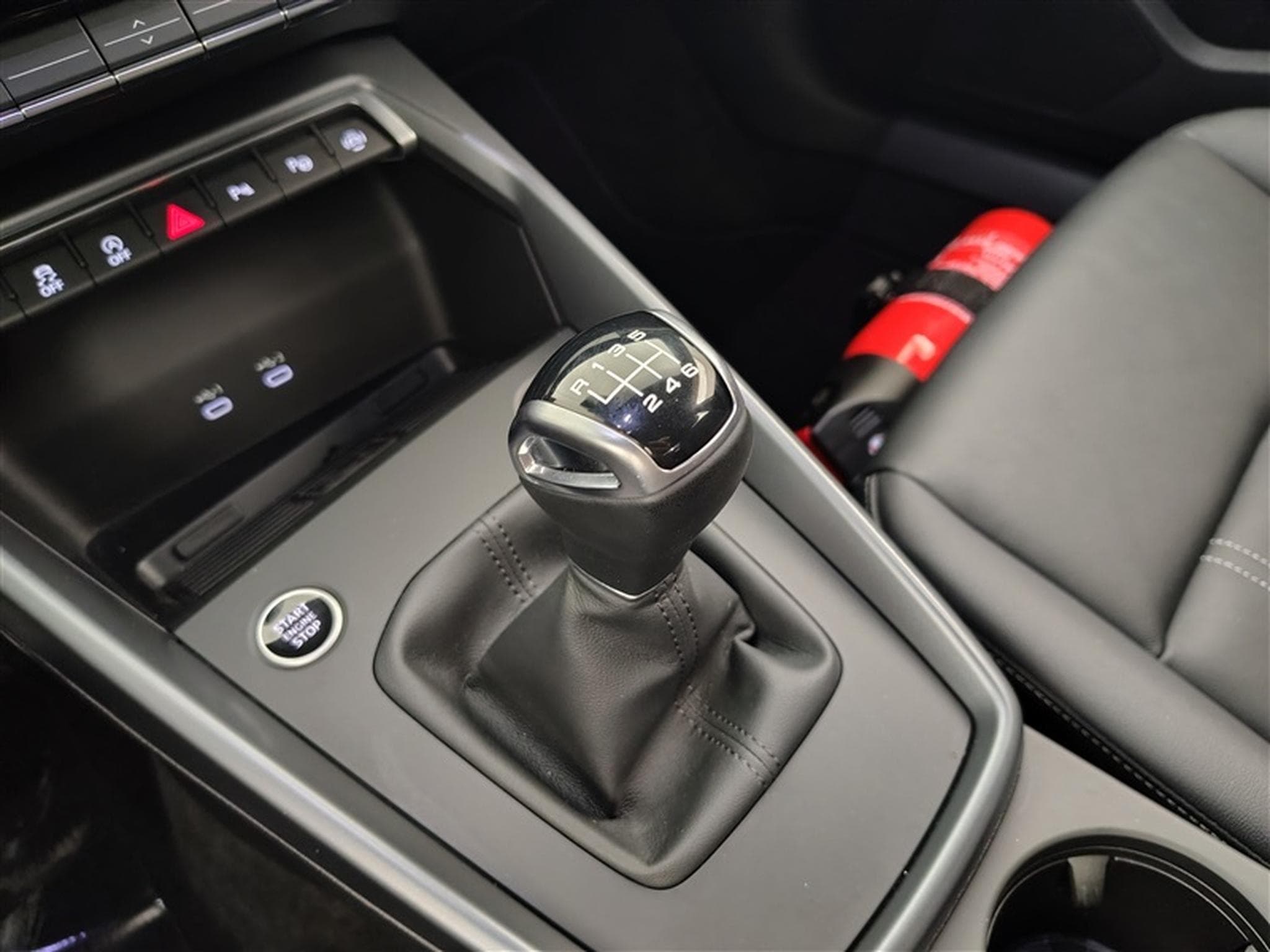 Audi A3 30 TDi  Navi Cockpit / Led / PDC (2025) - Foto 12