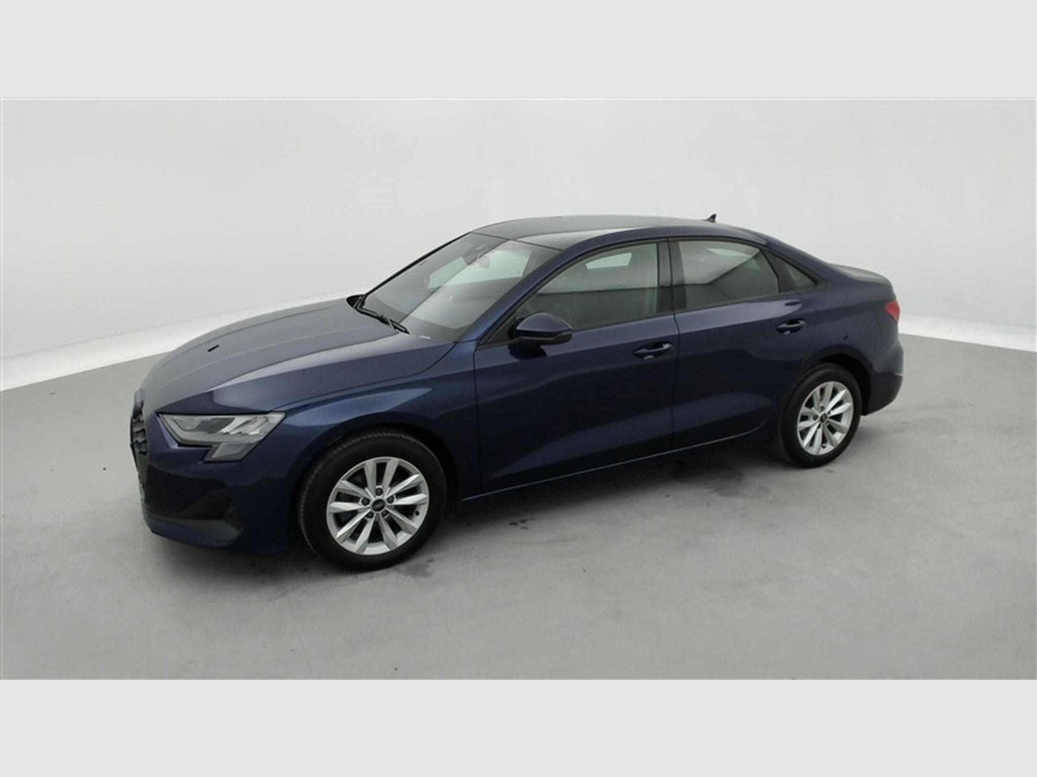 Audi A3 30 TDi  Navi Cockpit / Led / PDC (2025) - Foto 21