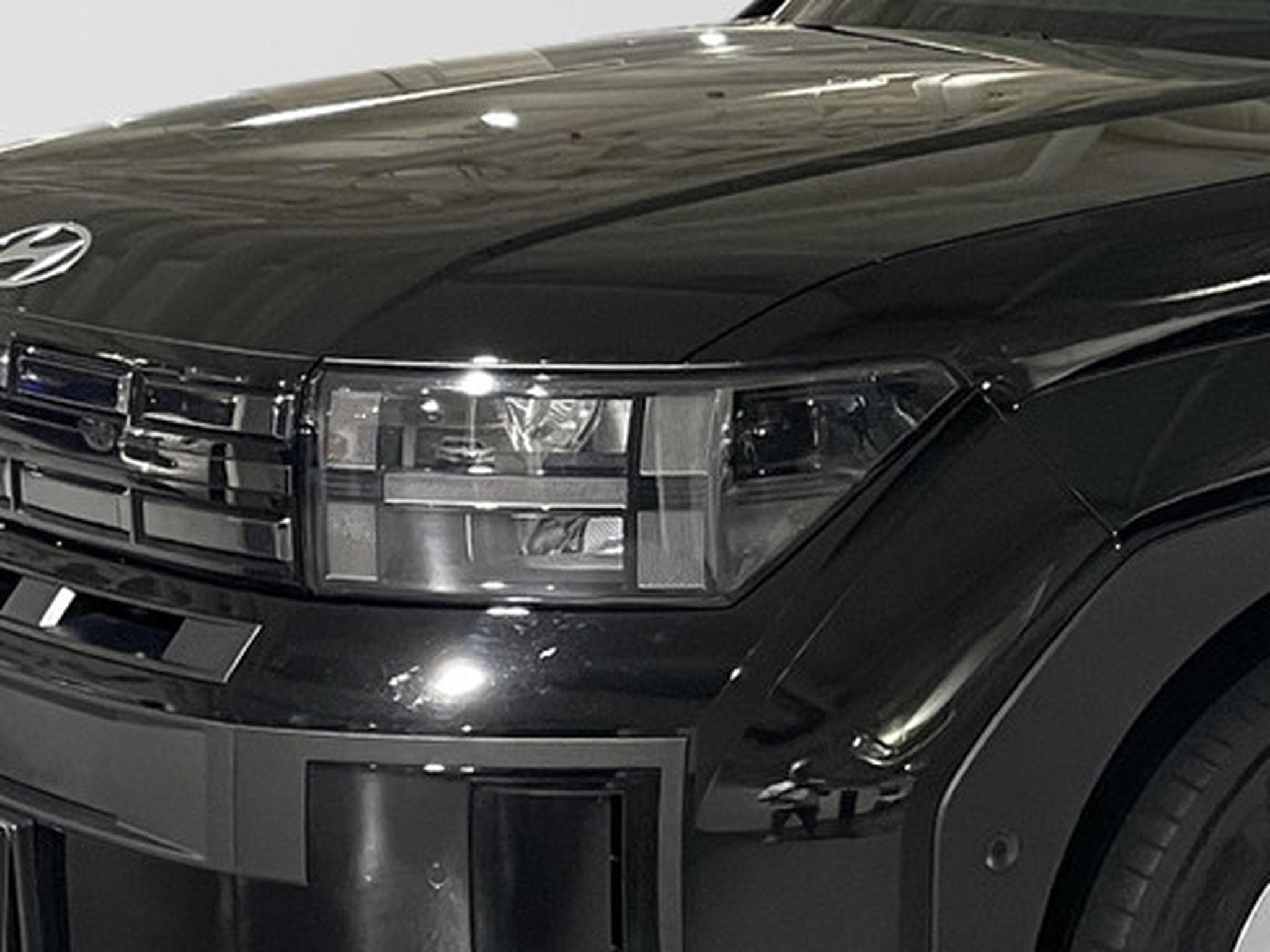 Hyundai Santa Fe 1.6 T-GDi Hybrid SHINE 7 PLACES (2025) - Photo 24