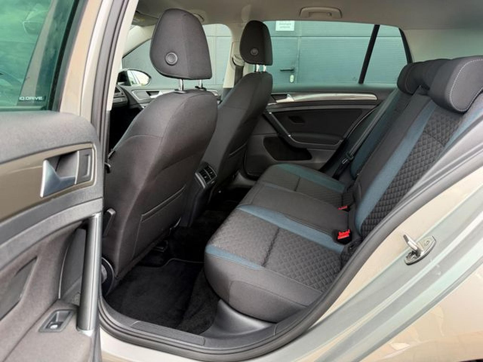 VW Golf Golf 7 Lim. 1.5 TSI DSG IQ.DRIVE /LED/ACC/GARANT (2019) - Photo 14