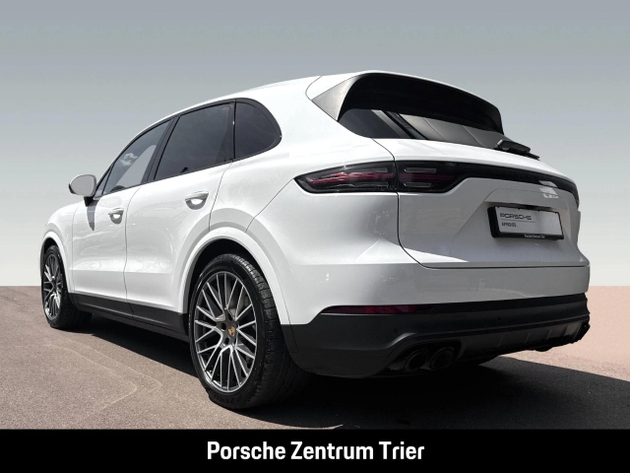 Porsche Cayenne Platinum Edition Soft-Close Head-Up BOSE (2023) - Photo 3