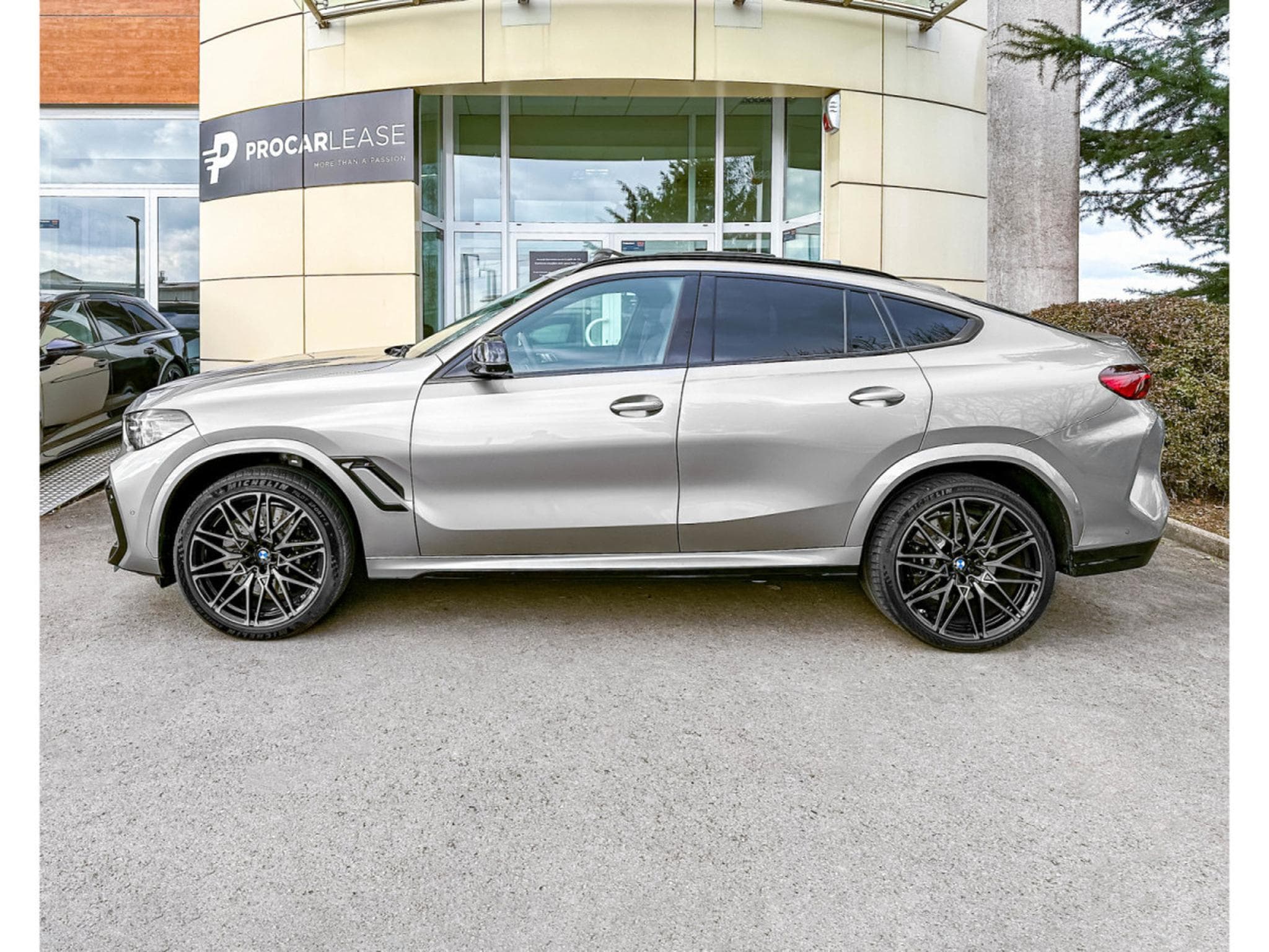 BMW X6M Competition,/Pano/Display/Soft/Keles/360° ACC+ AHK/ Laser Si (2022) - Foto 2