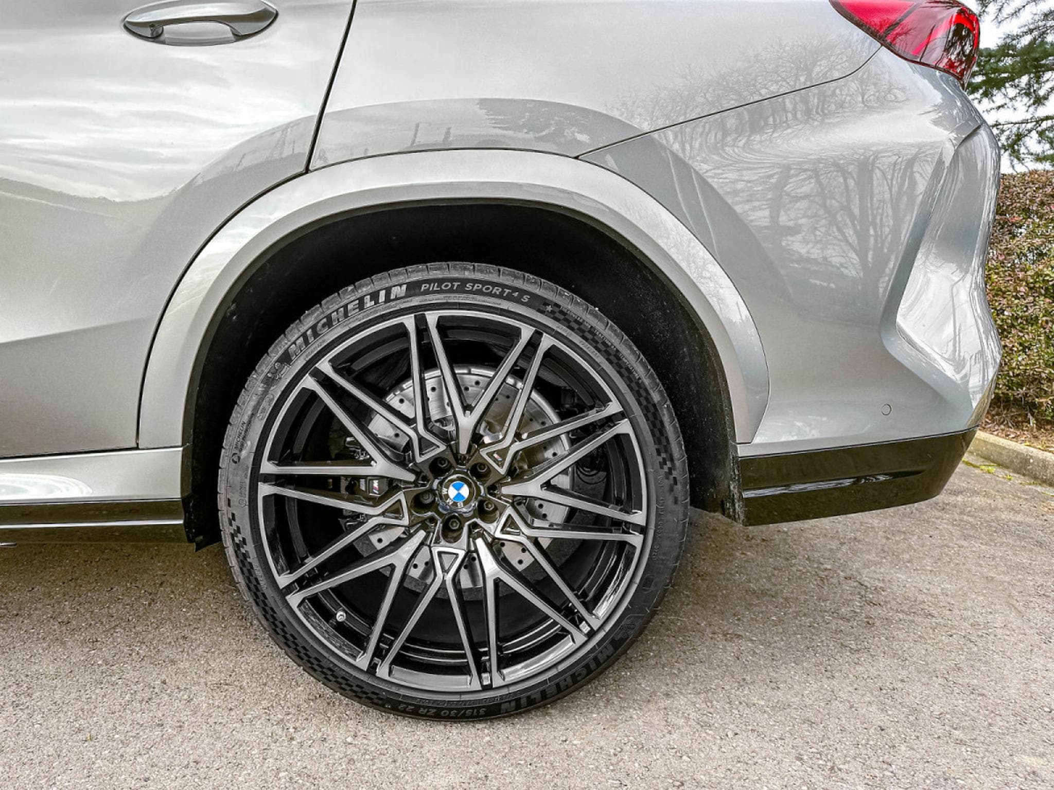 BMW X6M Competition,/Pano/Display/Soft/Keles/360° ACC+ AHK/ Laser Si (2022) - Foto 22