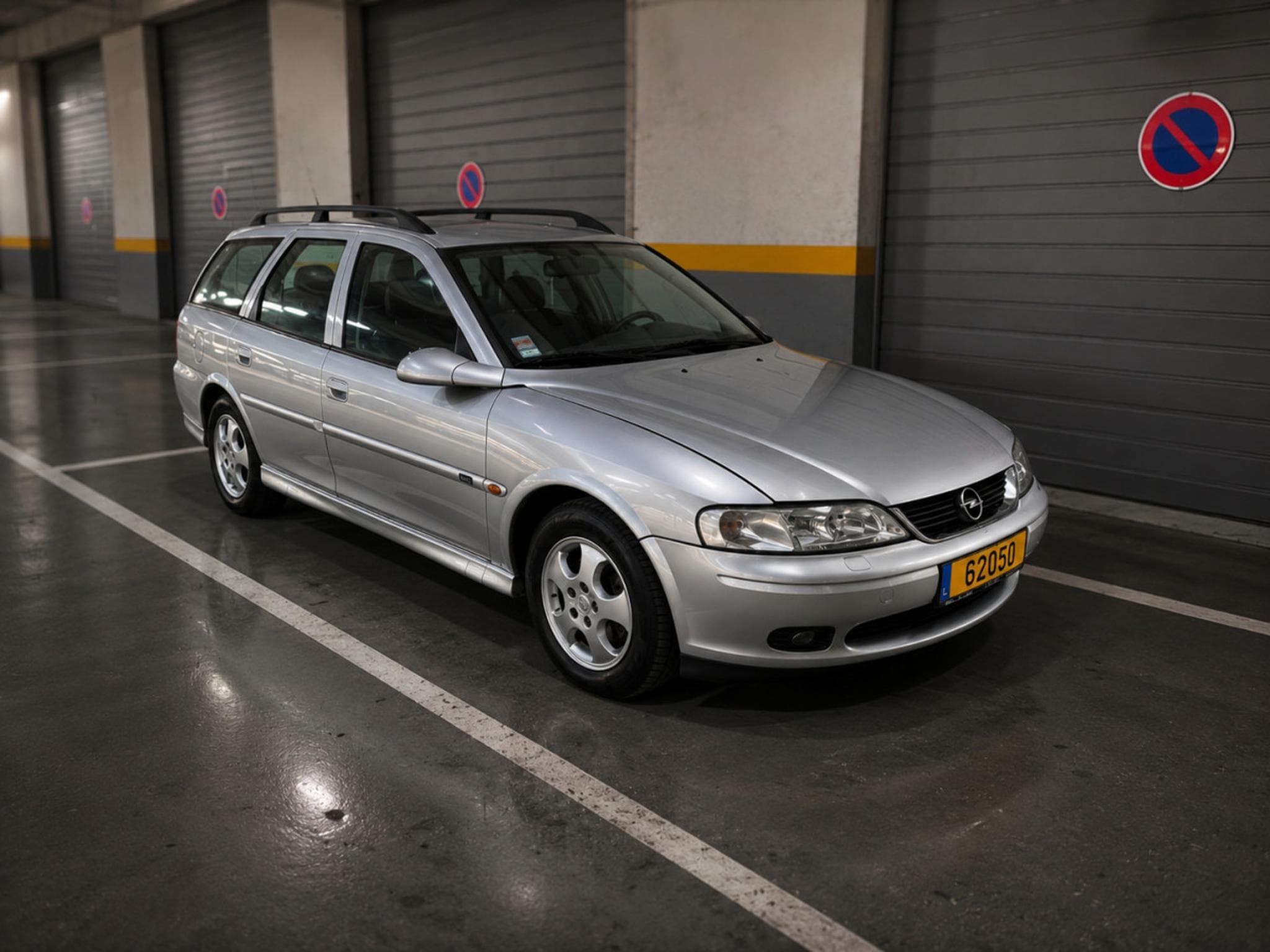 Opel Vectra 2.0 dTi 100 Caravan (2000) - Photo 2