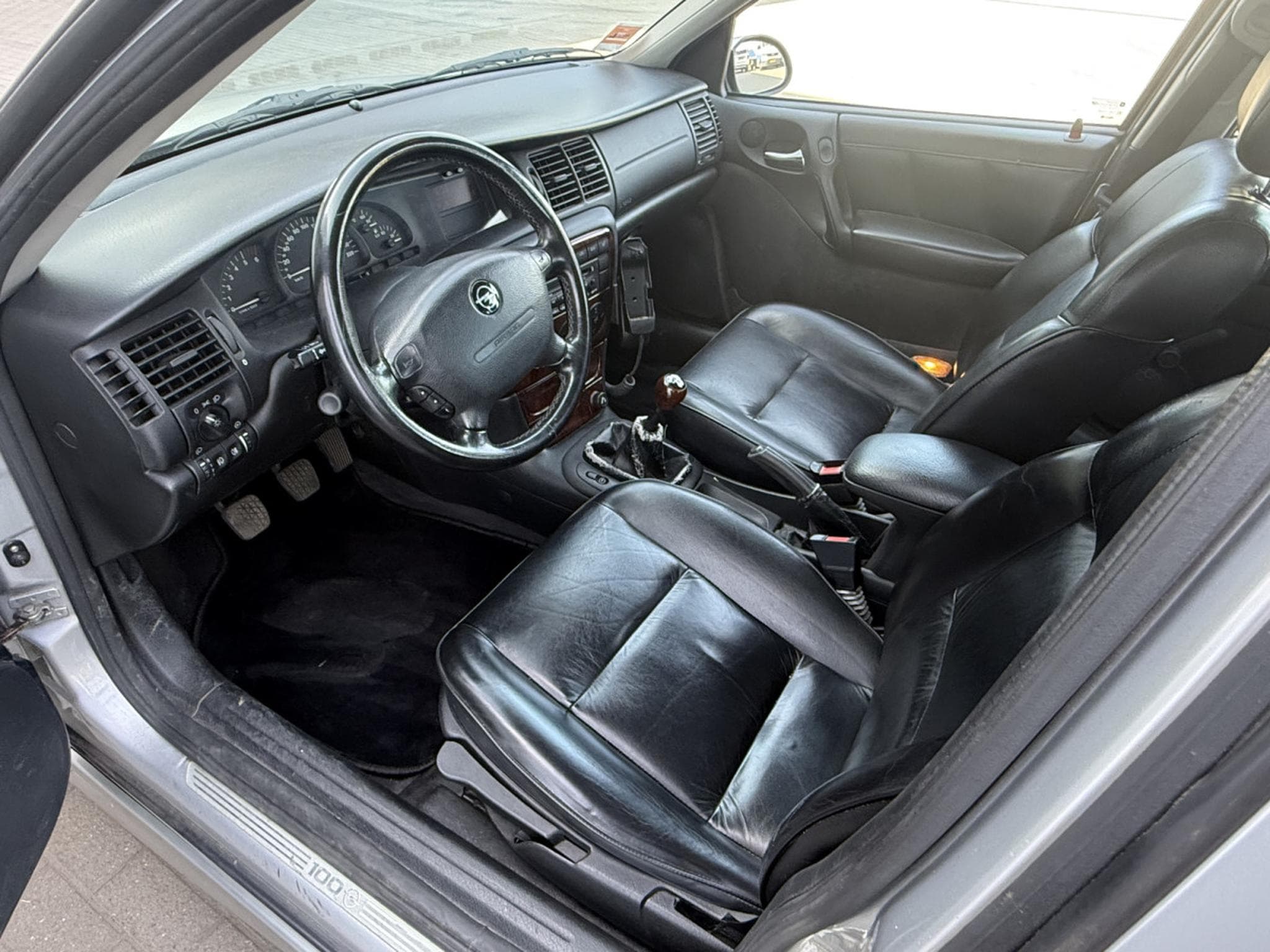 Opel Vectra 2.0 dTi 100 Caravan (2000) - Photo 5
