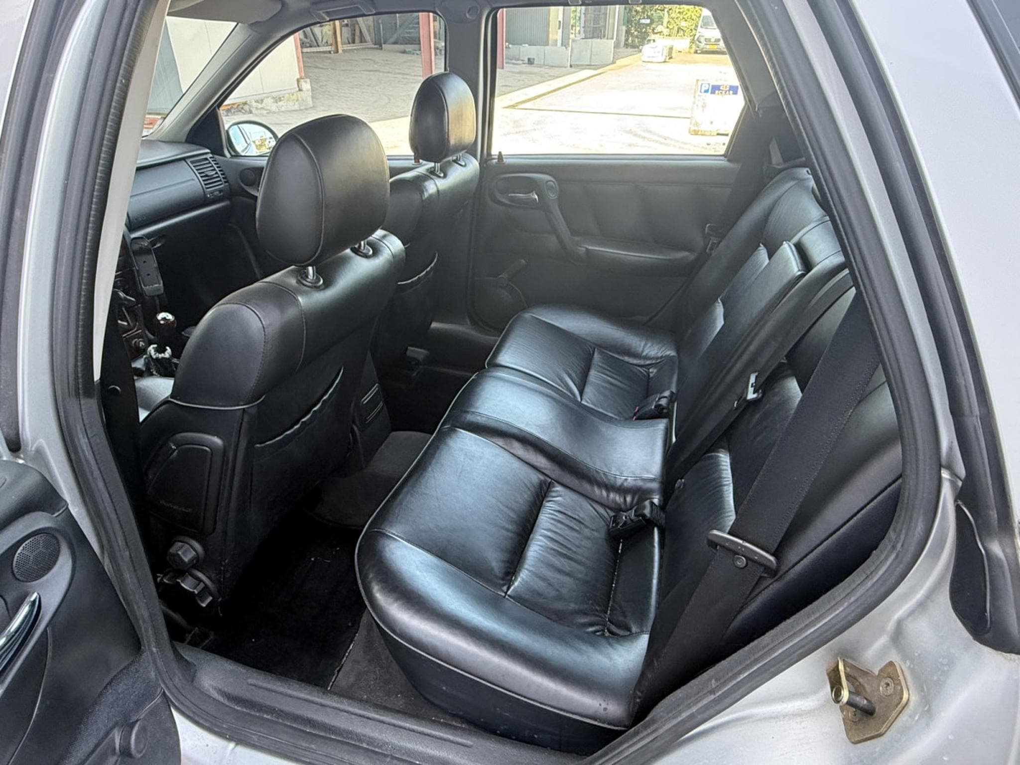 Opel Vectra 2.0 dTi 100 Caravan (2000) - Photo 6