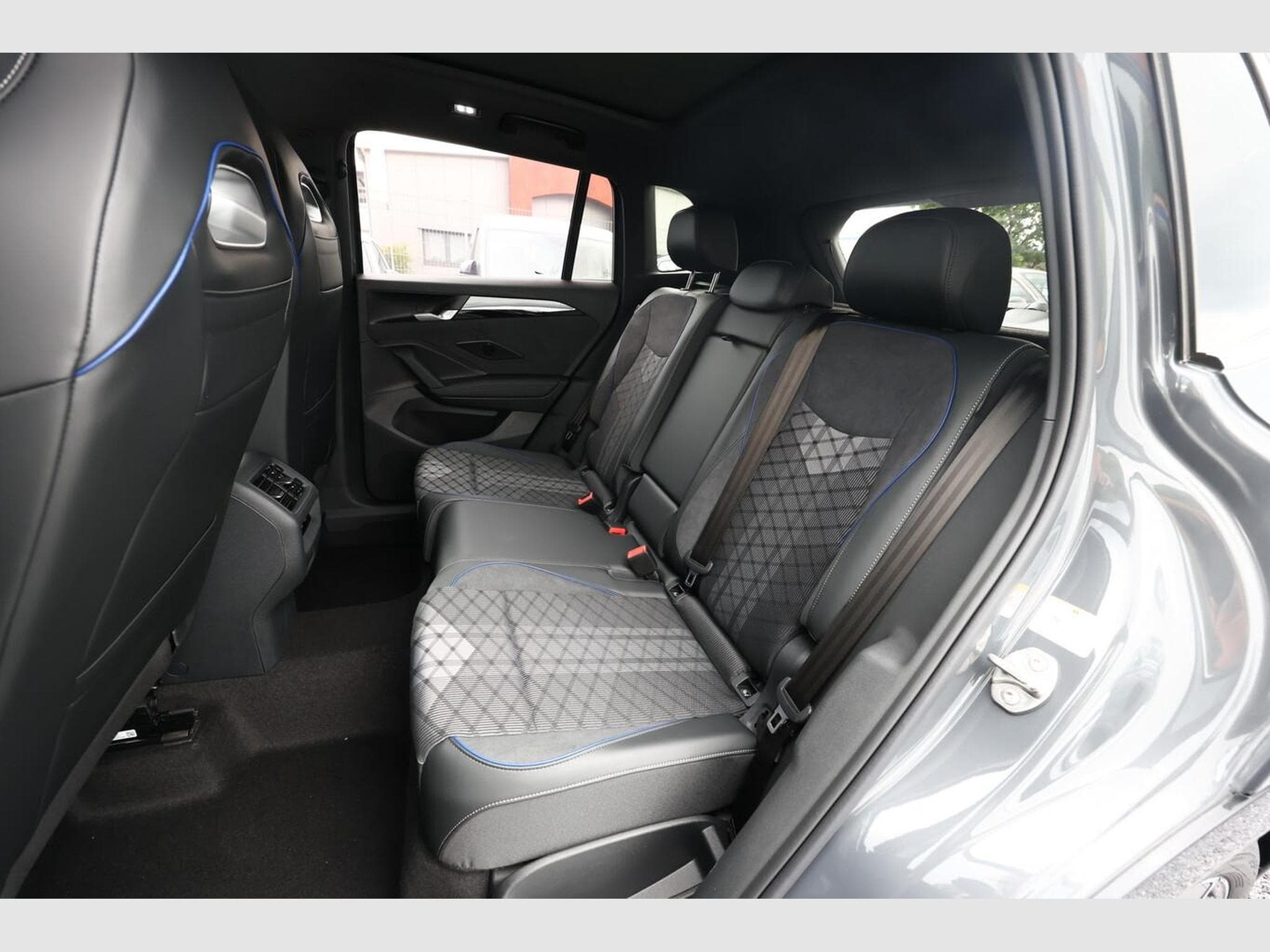 VW Tiguan R-Line (2026) - Foto 10