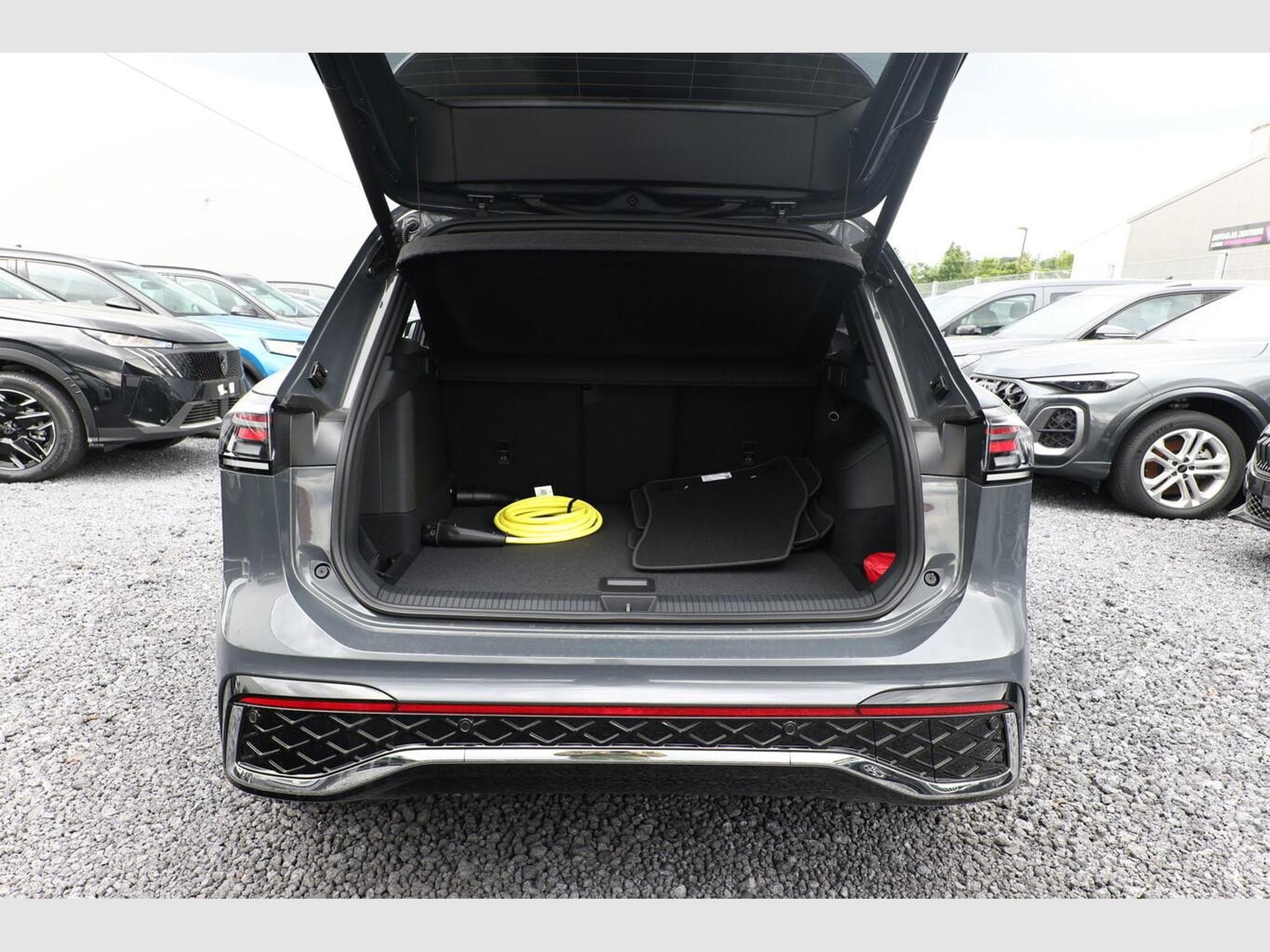 VW Tiguan R-Line (2026) - Foto 11