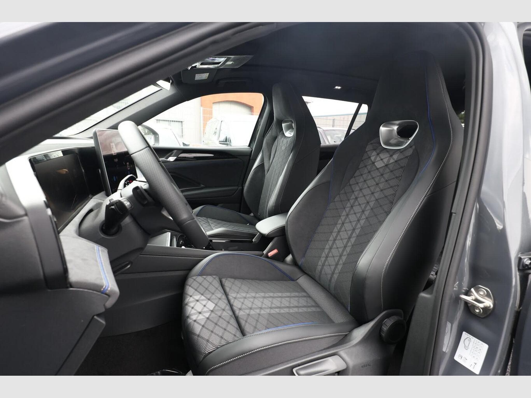 VW Tiguan R-Line (2026) - Foto 6