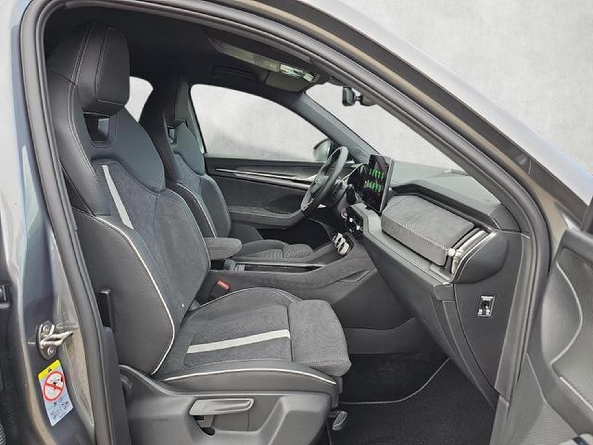 Skoda Kodiaq 1.5 TSI iV 150 kW Sportline (2026) - Foto 10