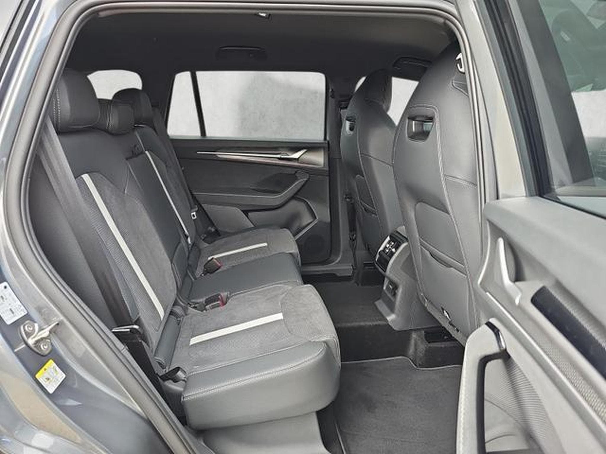 Skoda Kodiaq 1.5 TSI iV 150 kW Sportline (2026) - Foto 13