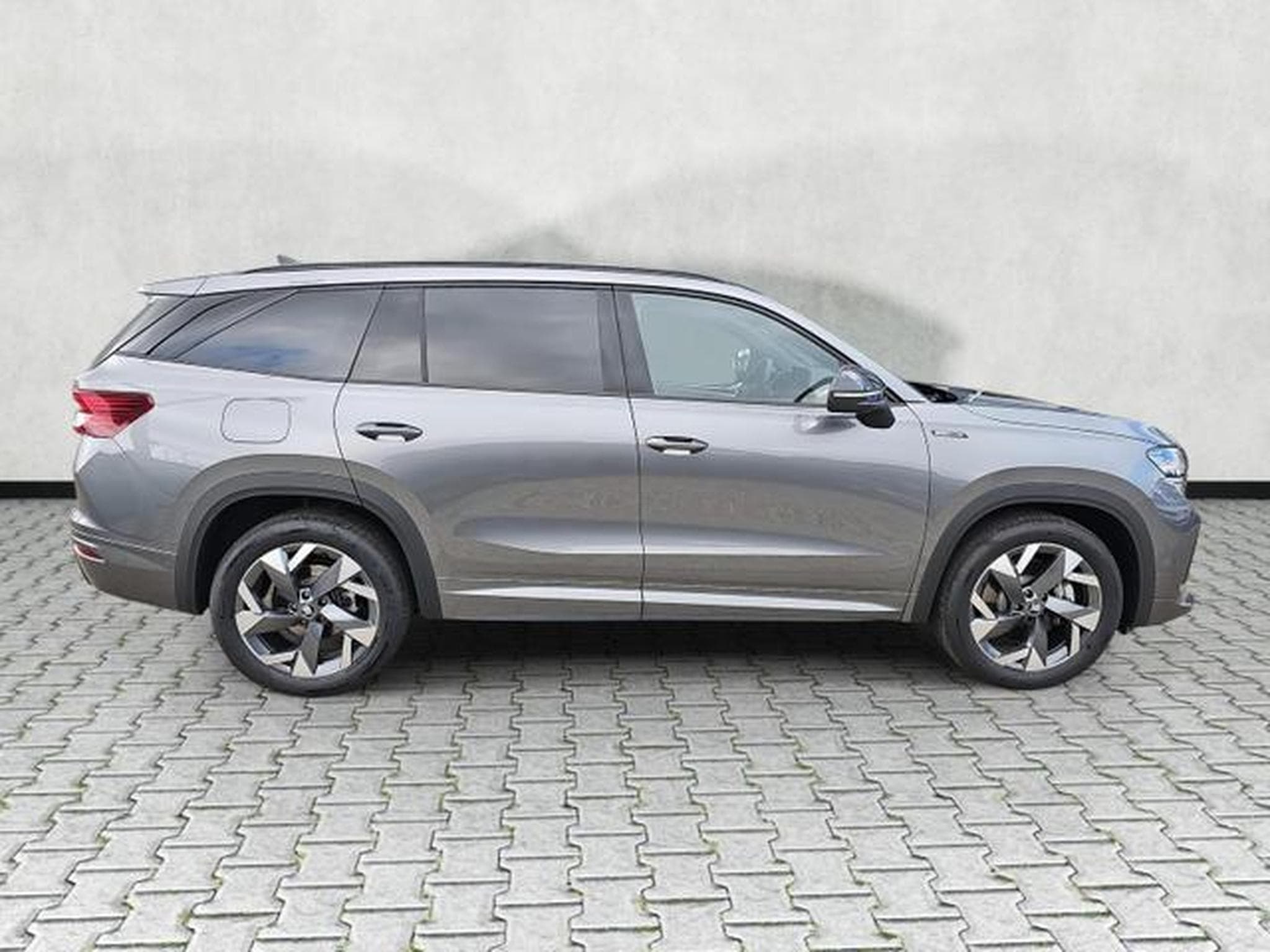Skoda Kodiaq 1.5 TSI iV 150 kW Sportline (2026) - Foto 8
