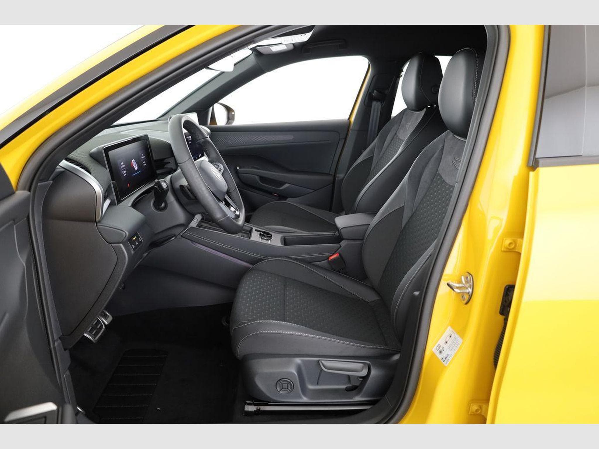 VW T-Roc 1.5 eTSI 110 kW R-Line (2026) - Foto 9