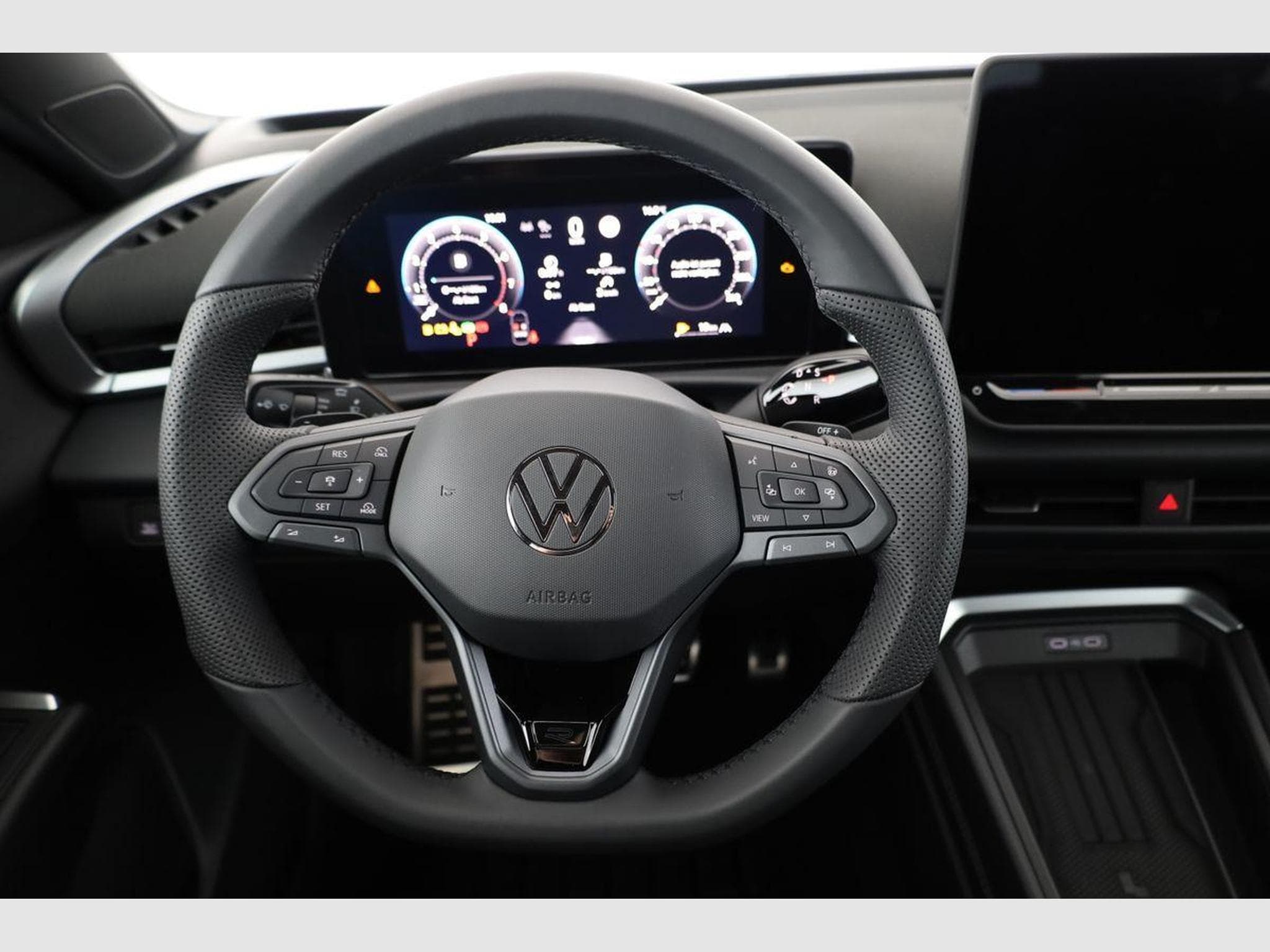 VW T-Roc 1.5 eTSI 110 kW R-Line (2026) - Foto 5