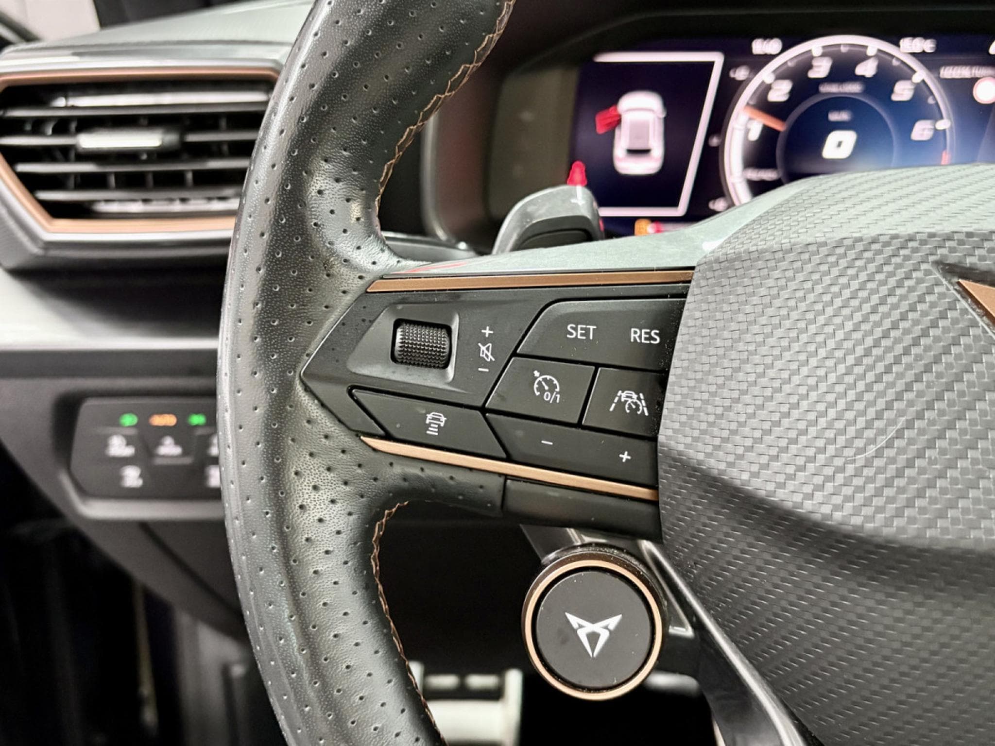 Cupra Leon 2.0 TSI 300CV * PANO * VSS * CAM* (2022) - Foto 11