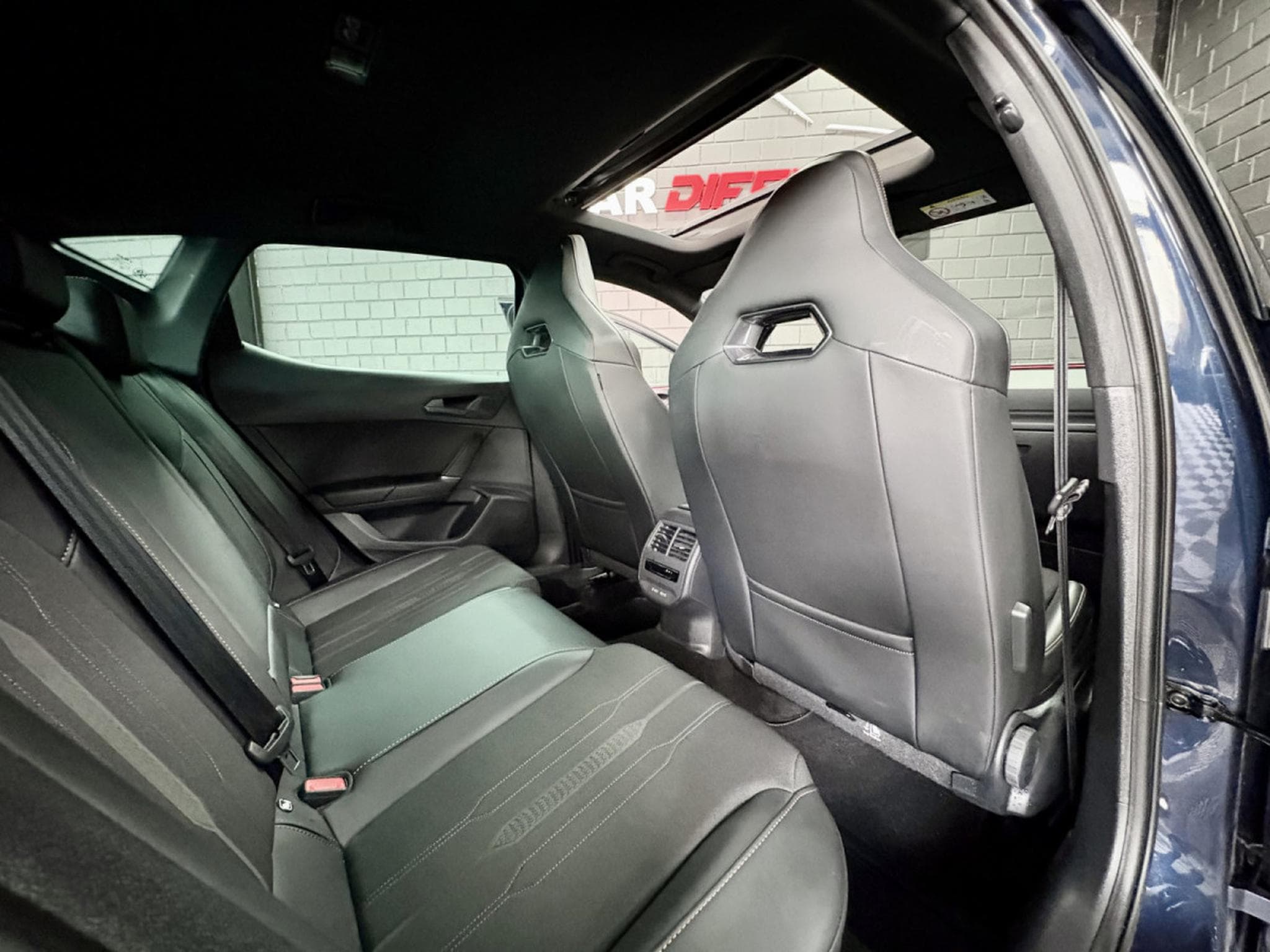 Cupra Leon 2.0 TSI 300CV * PANO * VSS * CAM* (2022) - Foto 21