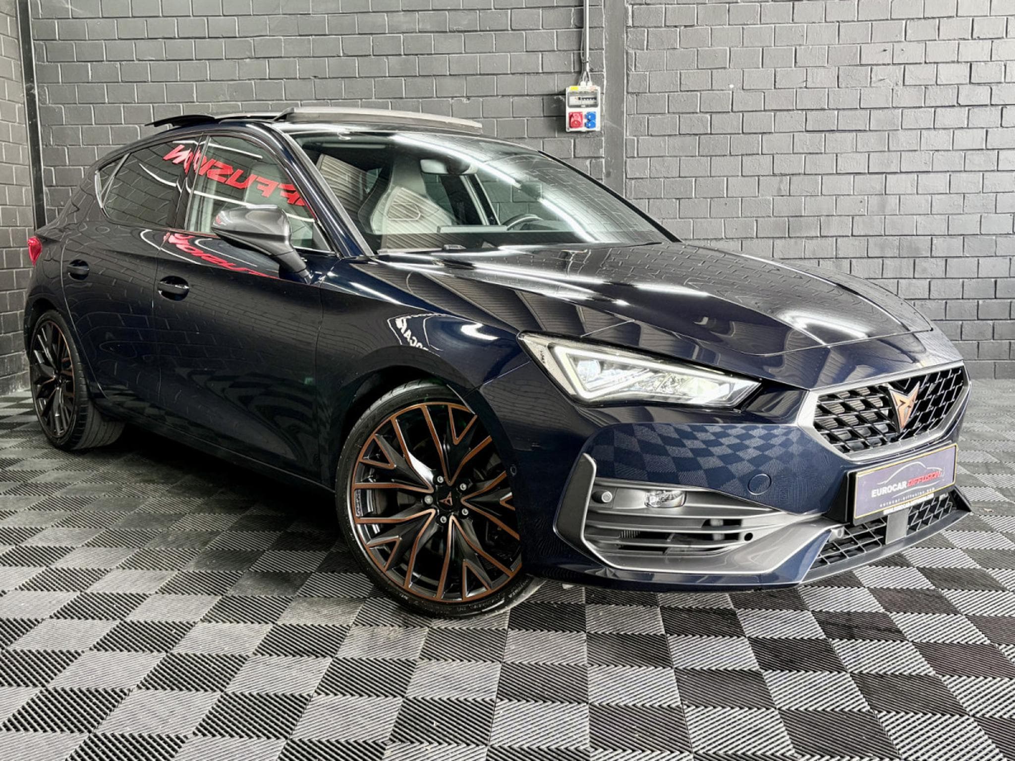 Cupra Leon 2.0 TSI 300CV * PANO * VSS * CAM* (2022) - Foto 3