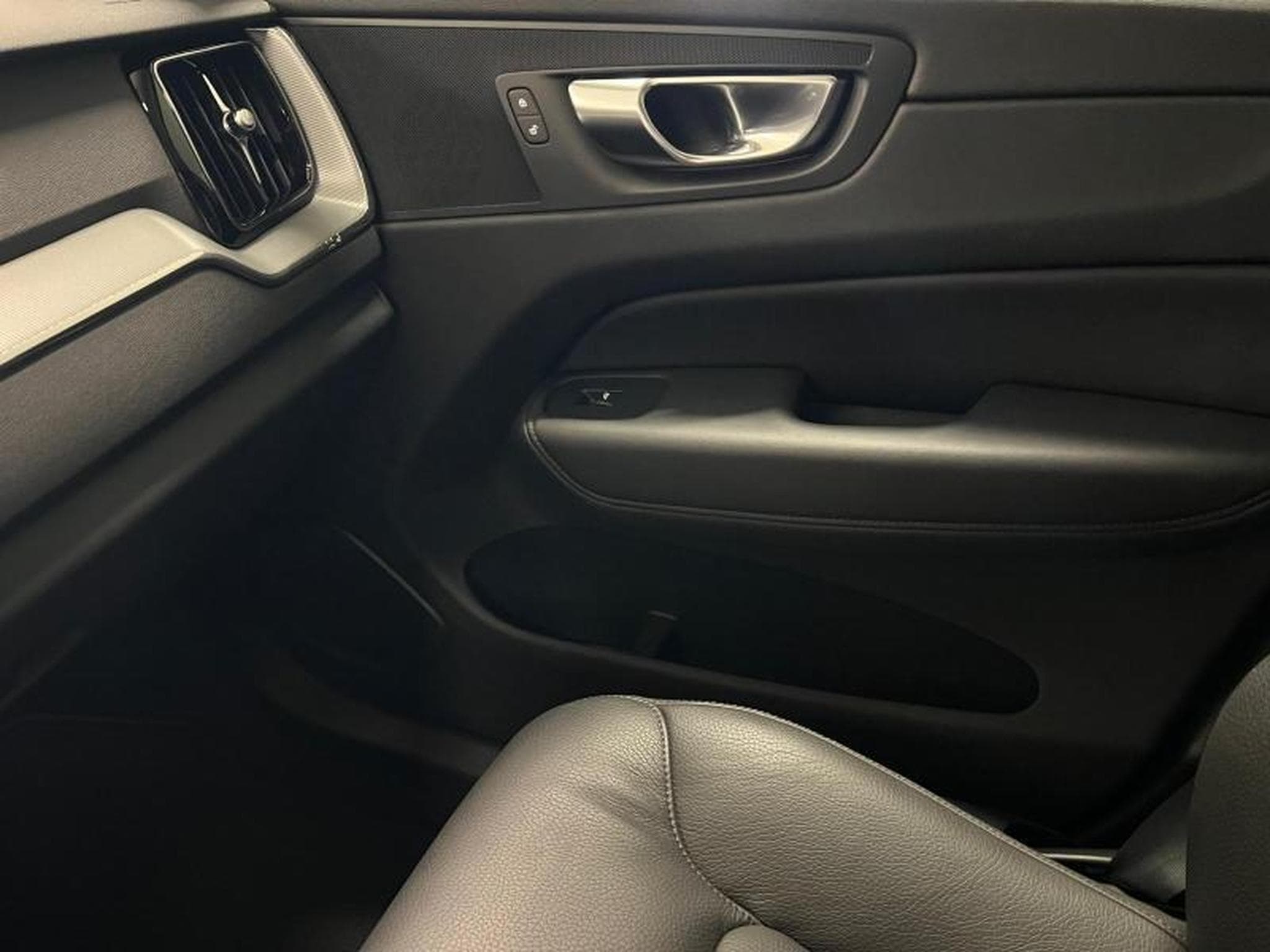 Volvo XC60 Core (2025) - Foto 17