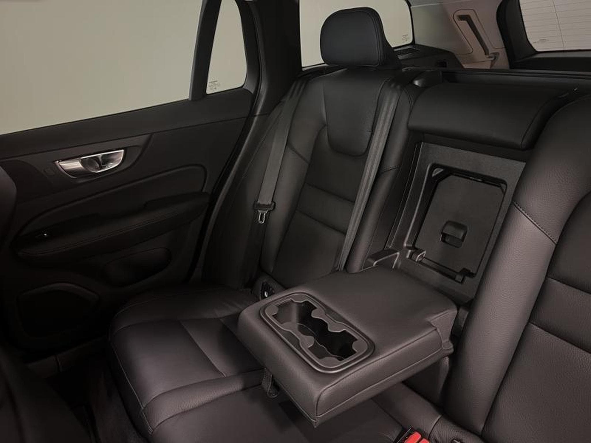 Volvo V60 Plus Dark (2025) - Foto 17