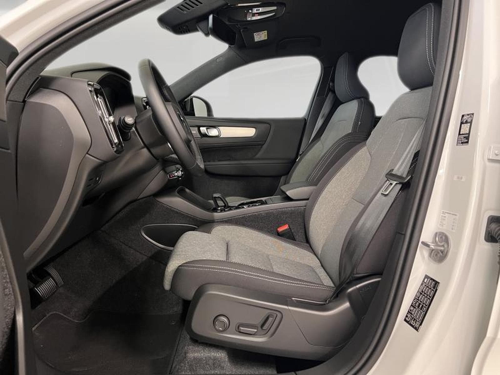 Volvo XC40 Plus Dark (2025) - Foto 10