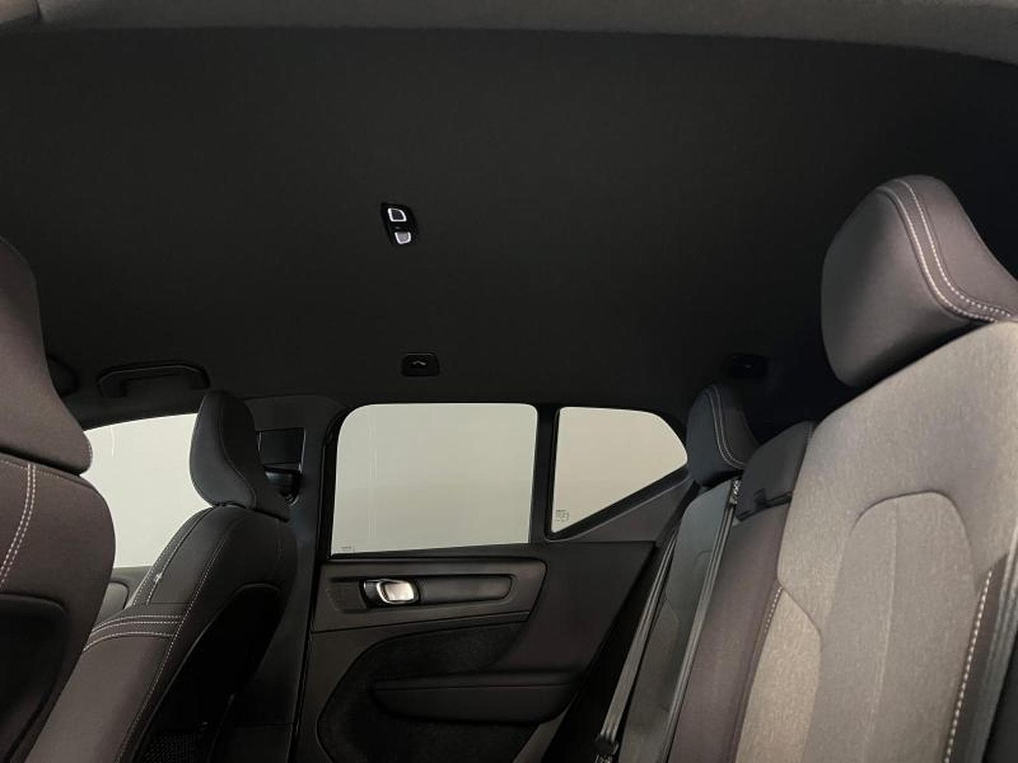 Volvo XC40 Plus Dark (2025) - Foto 13