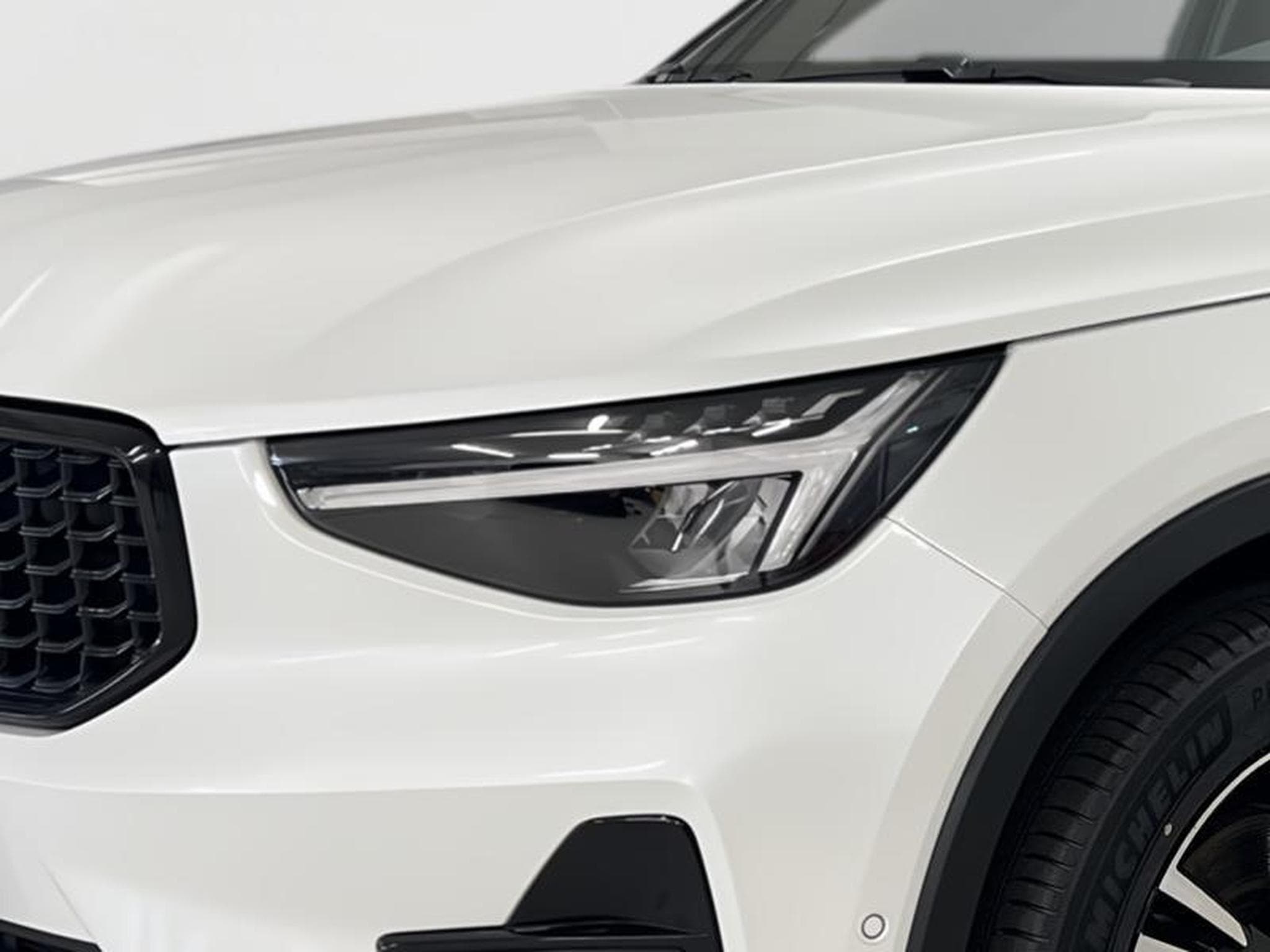 Volvo XC40 Plus Dark (2025) - Foto 3