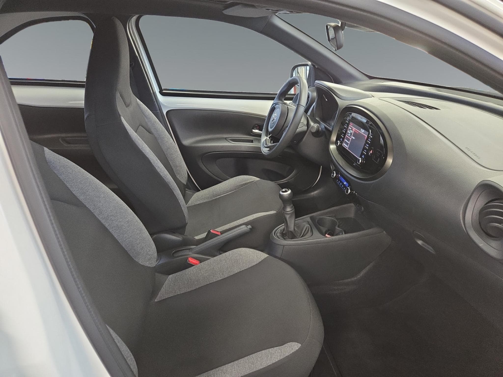 Toyota Aygo X 1.0i VVT-i X play Air (2023) - Foto 16