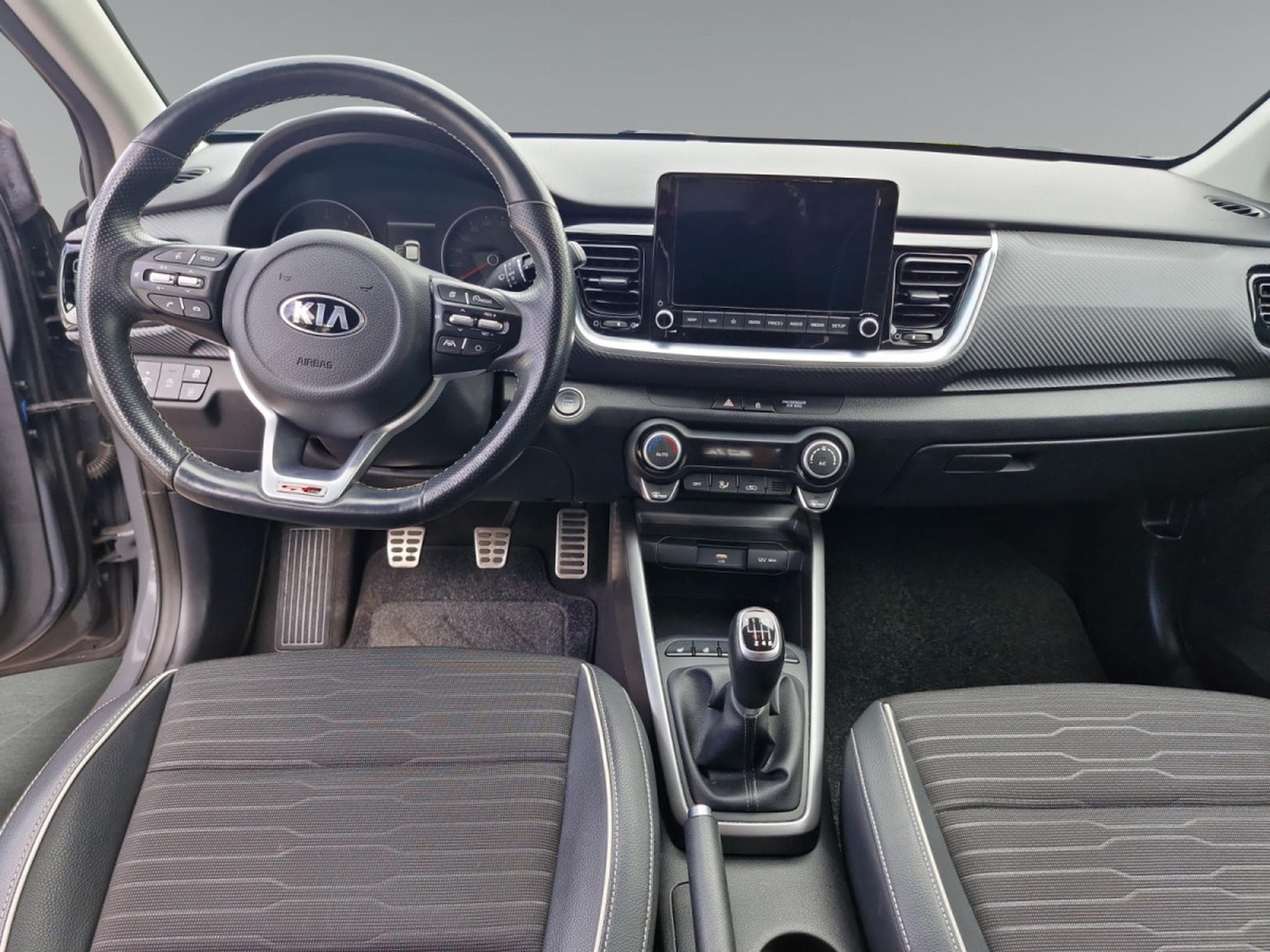 Kia Stonic GT Line1.0T ISG (2022) - Foto 12
