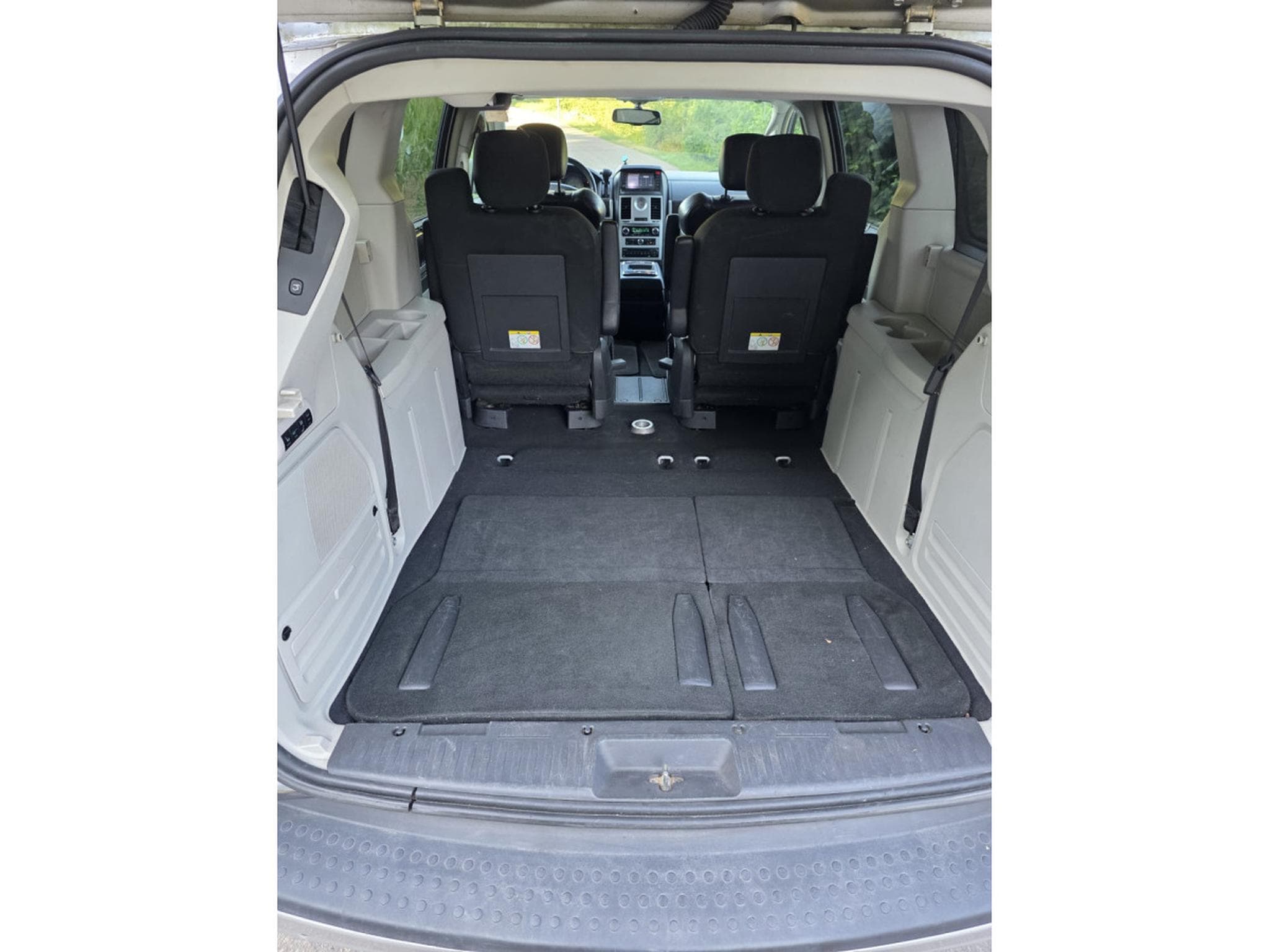 Chrysler Grand Voyager 2.8 CRD Limited Aut. 7 places (2010) - Photo 8