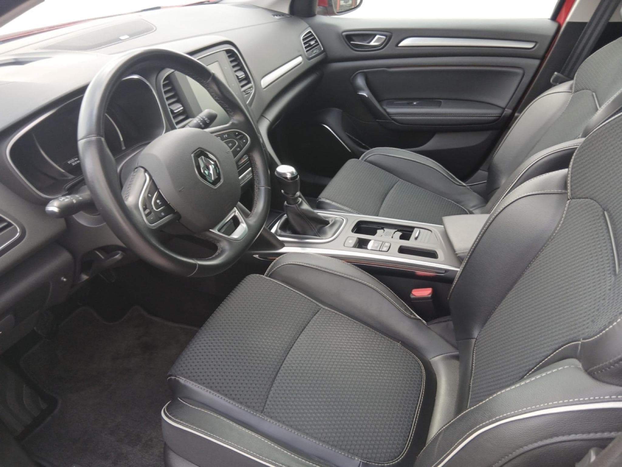 Renault Megane 1.33 TCe Bose Edition GPF (2019) - Foto 5
