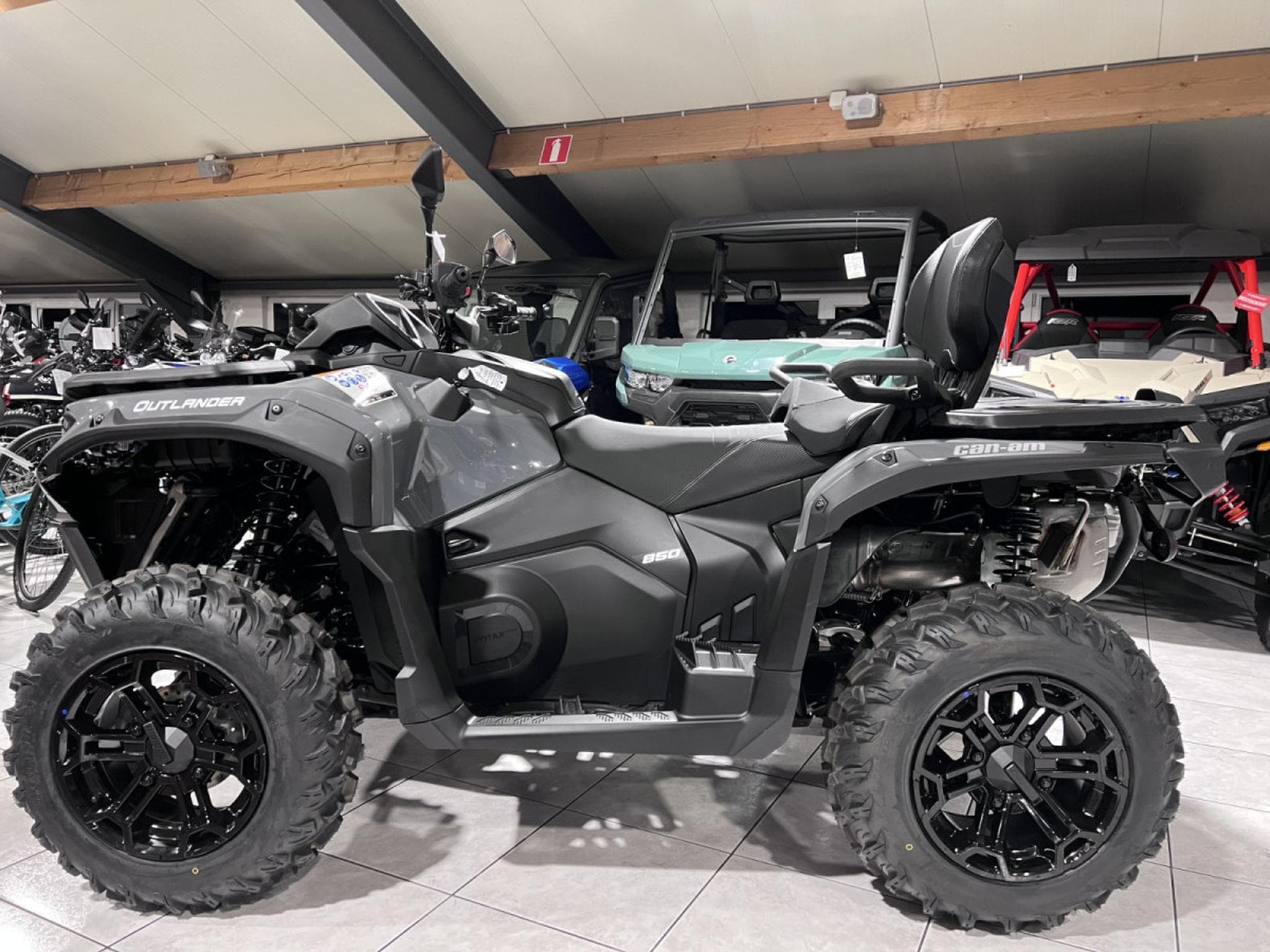 BRP Can-Am Outlander Max MY26 850 DPS  ABS T3B 1000 cc (2026) - Photo 4