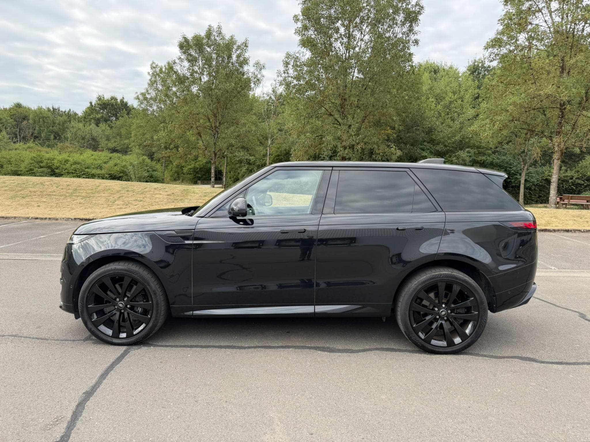 Land-Rover Range Rover Sport P530 First Edition - 4.4 V8 - Black Pack - Panoramic Roof (2023) - Photo 5