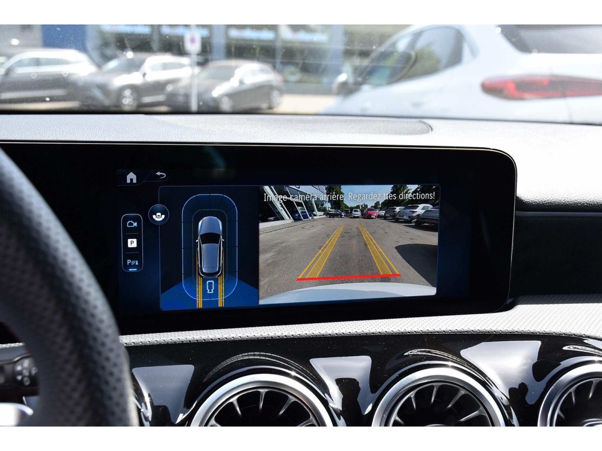 Mercedes A 200 AMG Line 7G-Tronic GPS LANE CAM PARK KEYLESS 1° MAIN (2025) - Foto 17