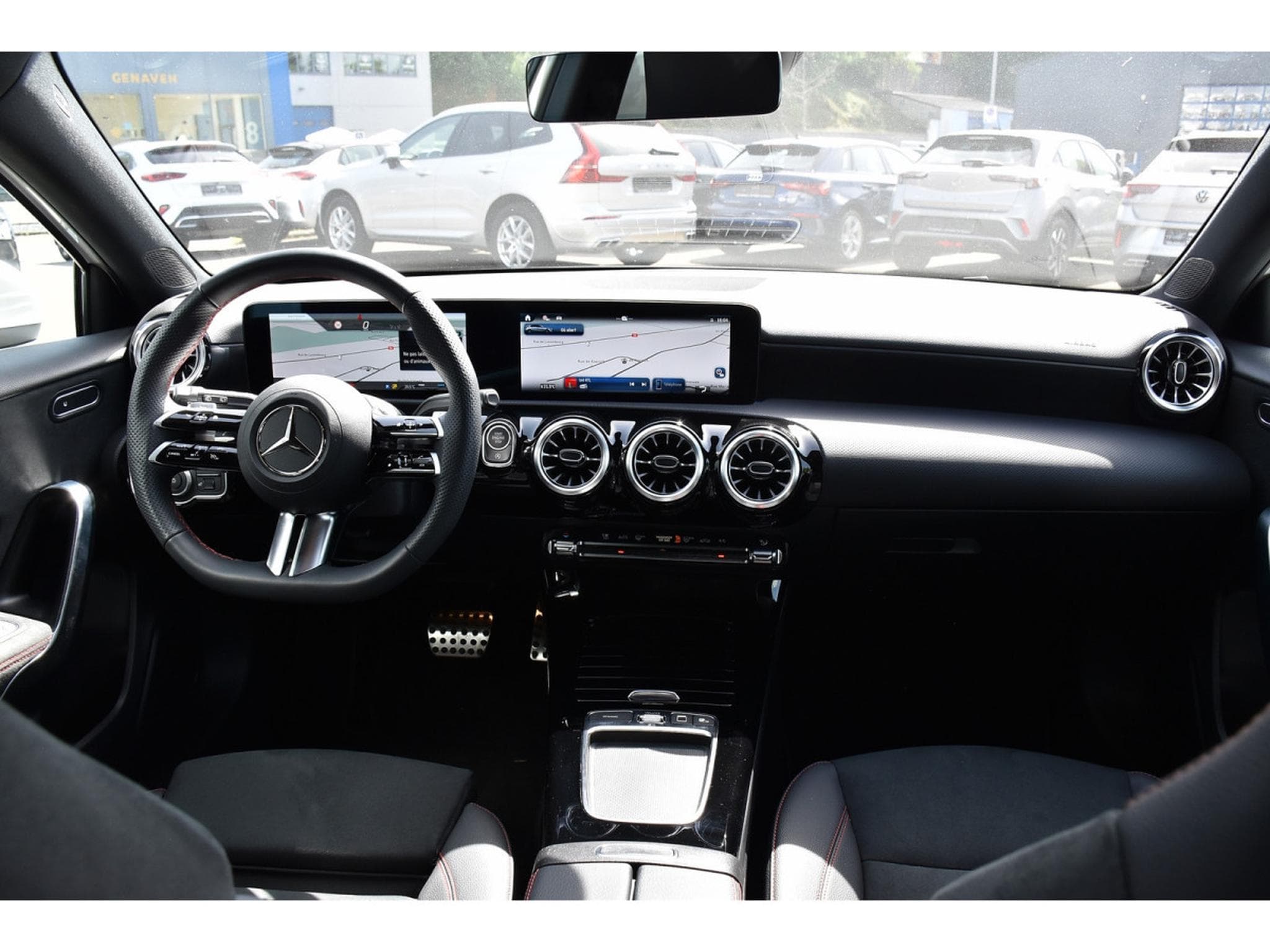 Mercedes A 200 AMG Line 7G-Tronic GPS LANE CAM PARK KEYLESS 1° MAIN (2025) - Foto 9