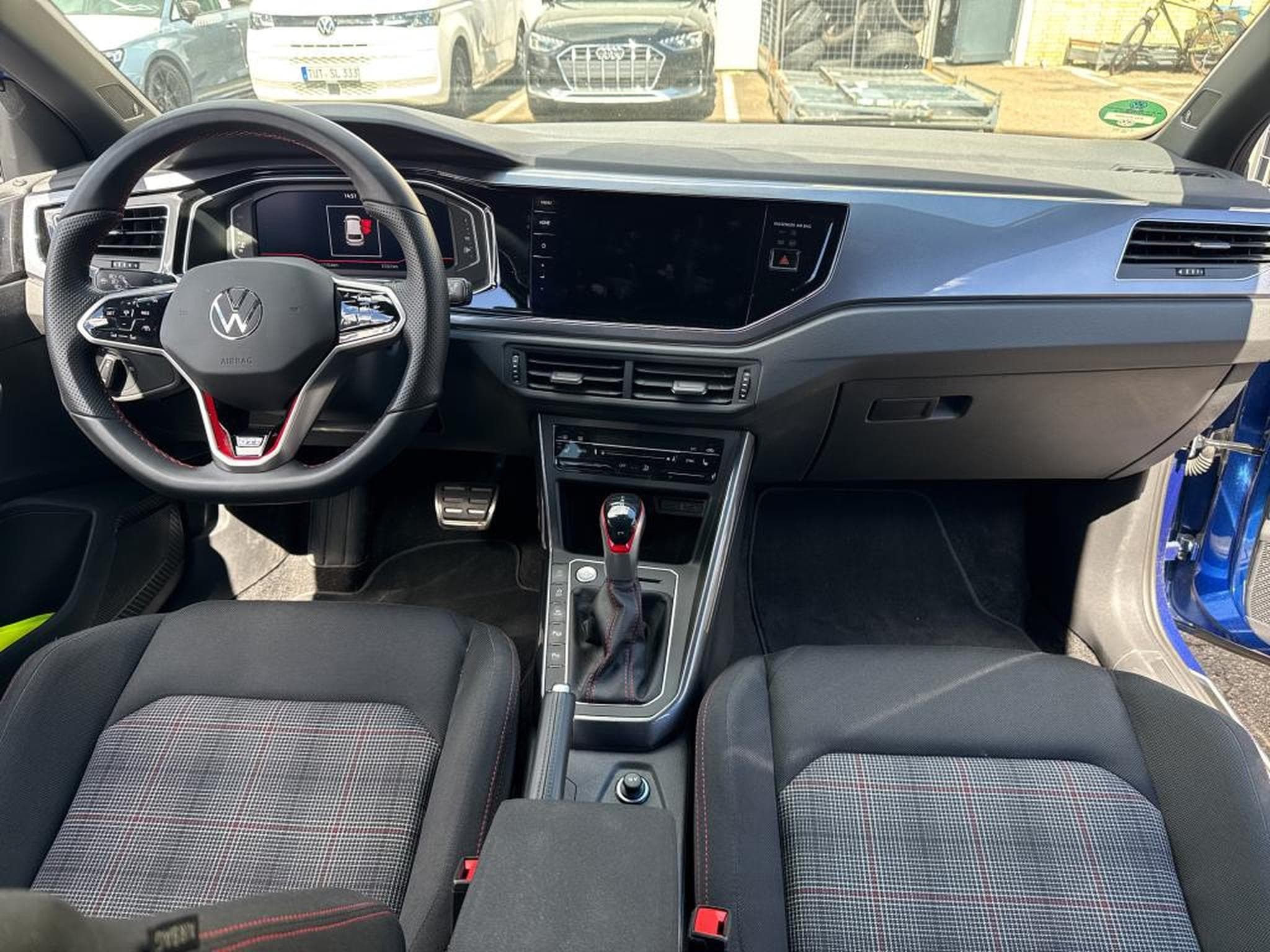 VW Polo 2.0 TSI 207 CV DSG7 **CAM** MATRIX ** CARPLAY** (2023) - Photo 6
