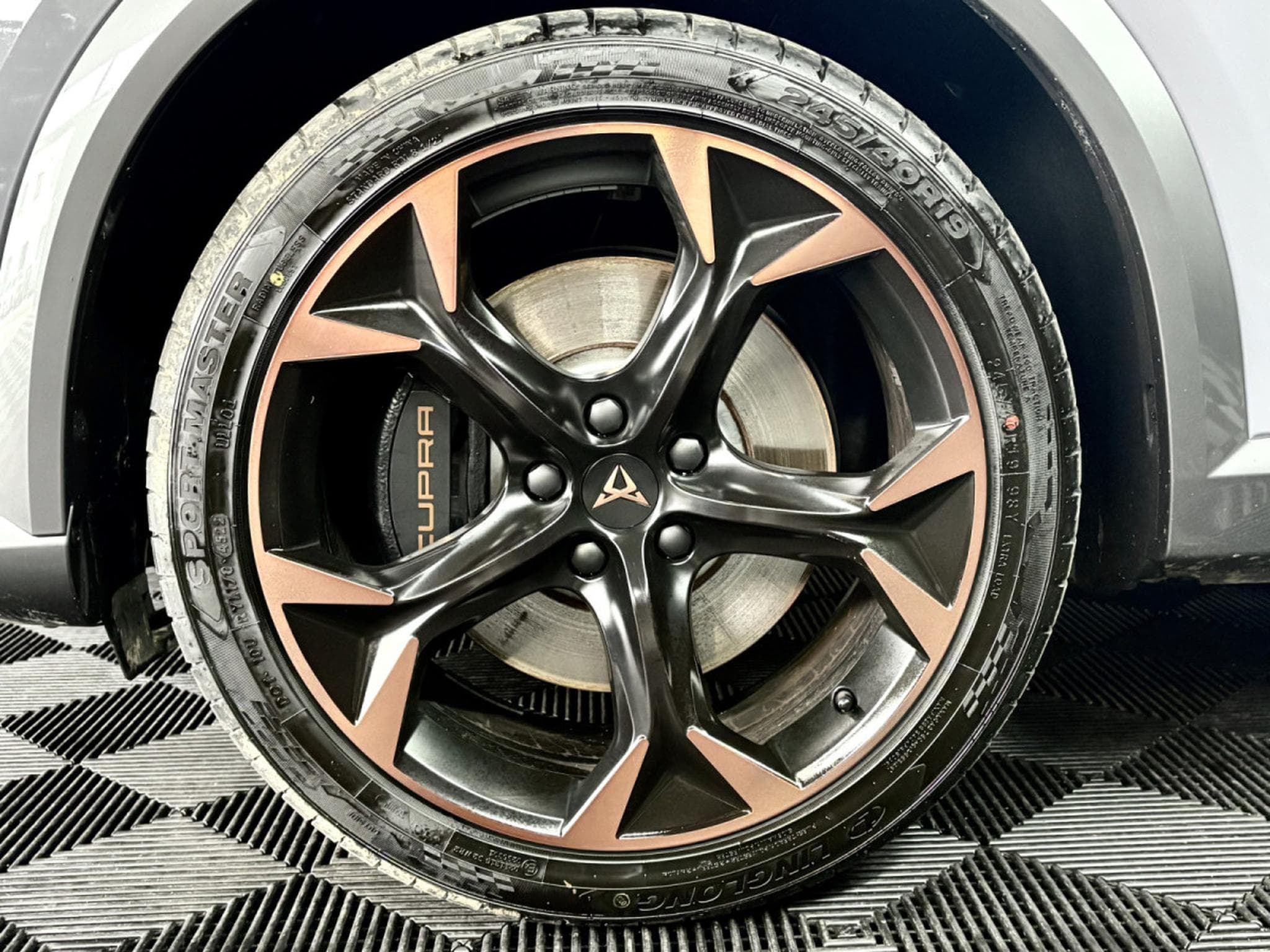 Cupra Formentor VZ 245CV eHybrid PHEV DSG6 *CAM* *ATTELAGE* HAYON* (2023) - Foto 17