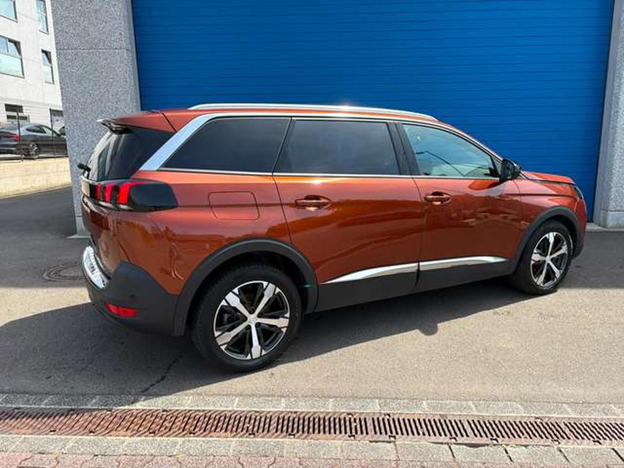 Peugeot 5008 5008 BlueHDi 130 EAT8 Allure Pack (2023) - Foto 2