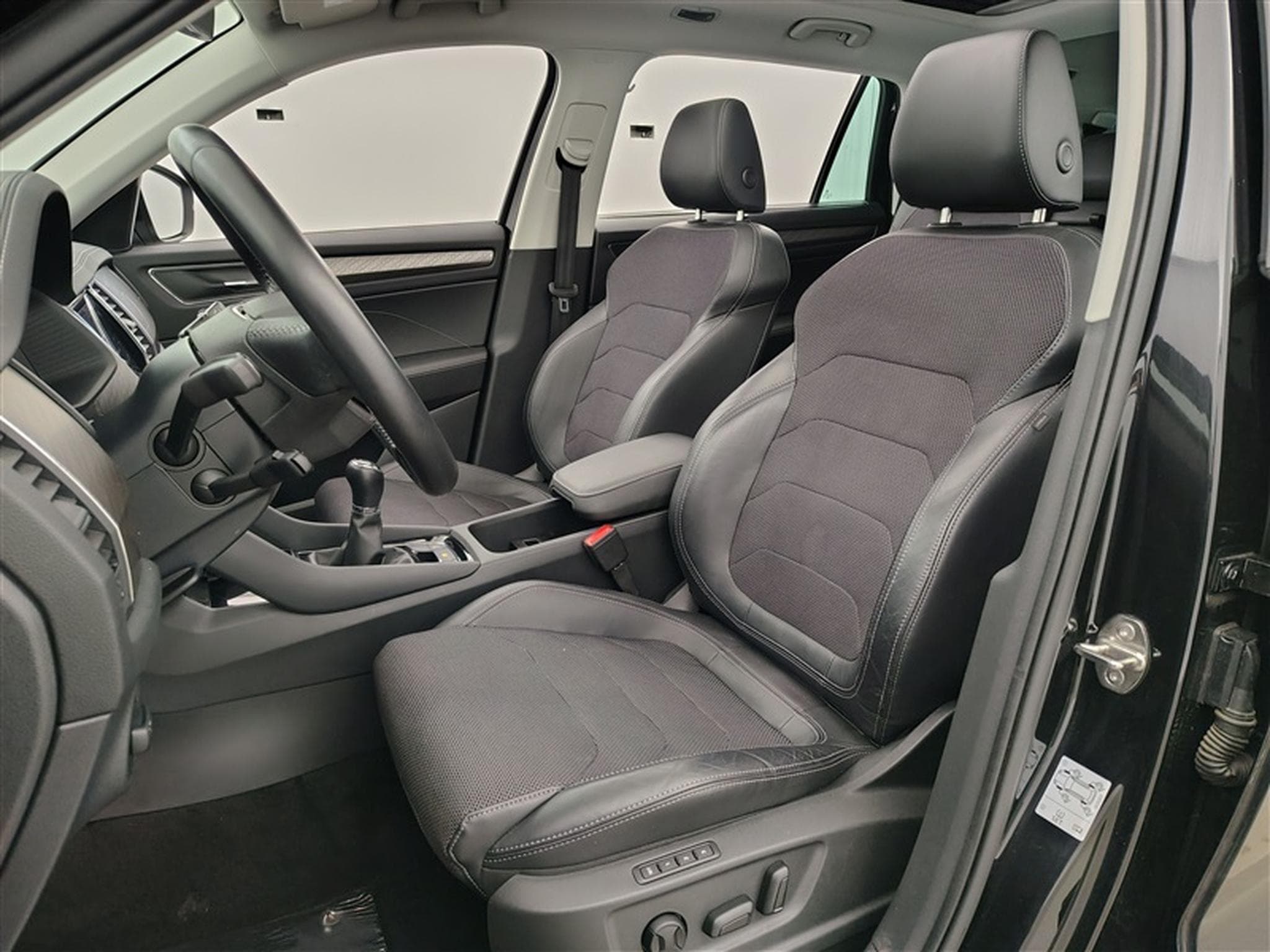 Skoda Kodiaq 1.5 TSI Clever+ 7pl./S-CUIR/NAVI/TO PANO/FULL LED/JA (2022) - Foto 7