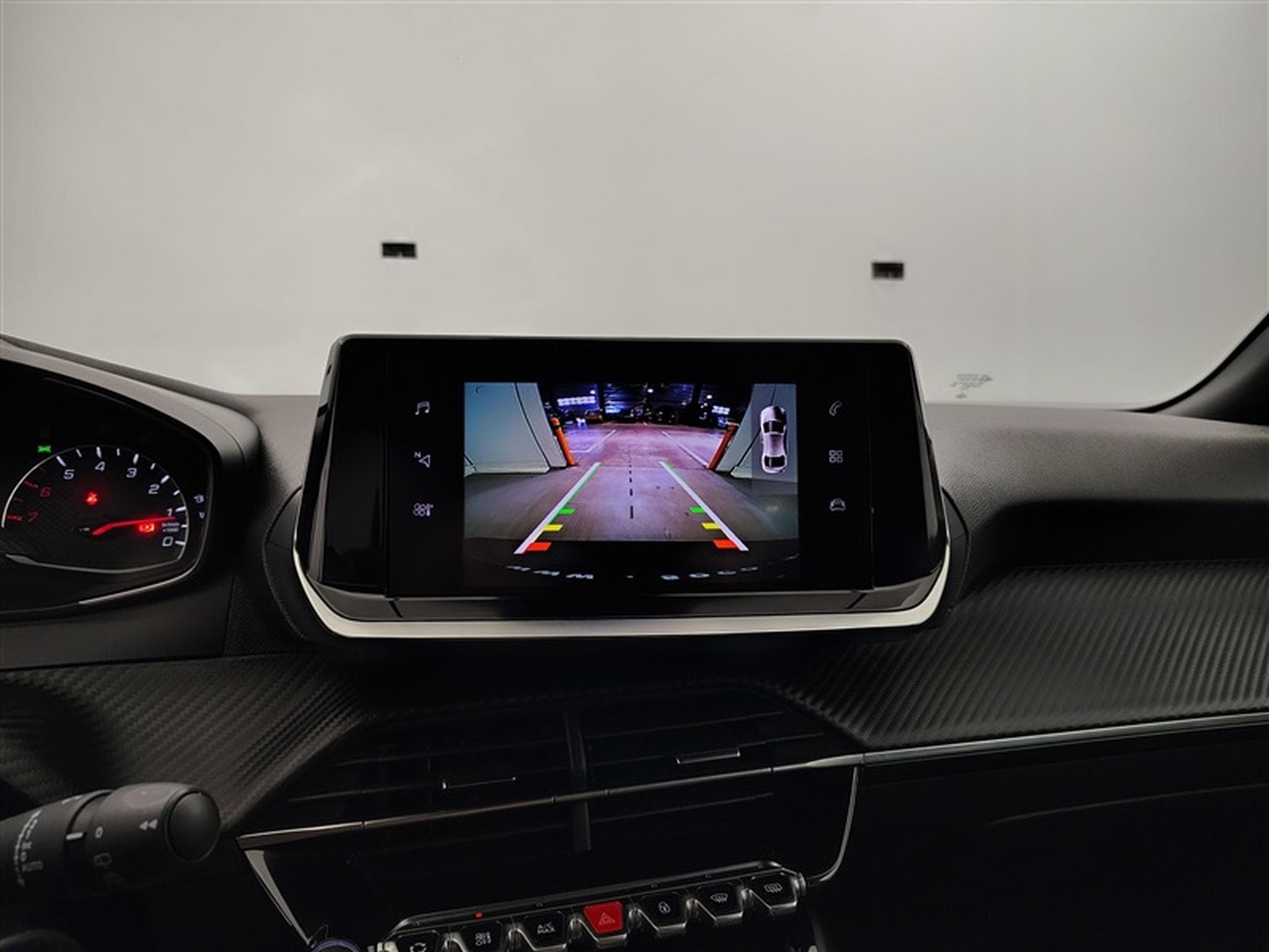 Peugeot 2008 1.2 PureTech 130Cv EAT8 Allure S-CUIR / NAVI / FULL LED (2023) - Foto 17