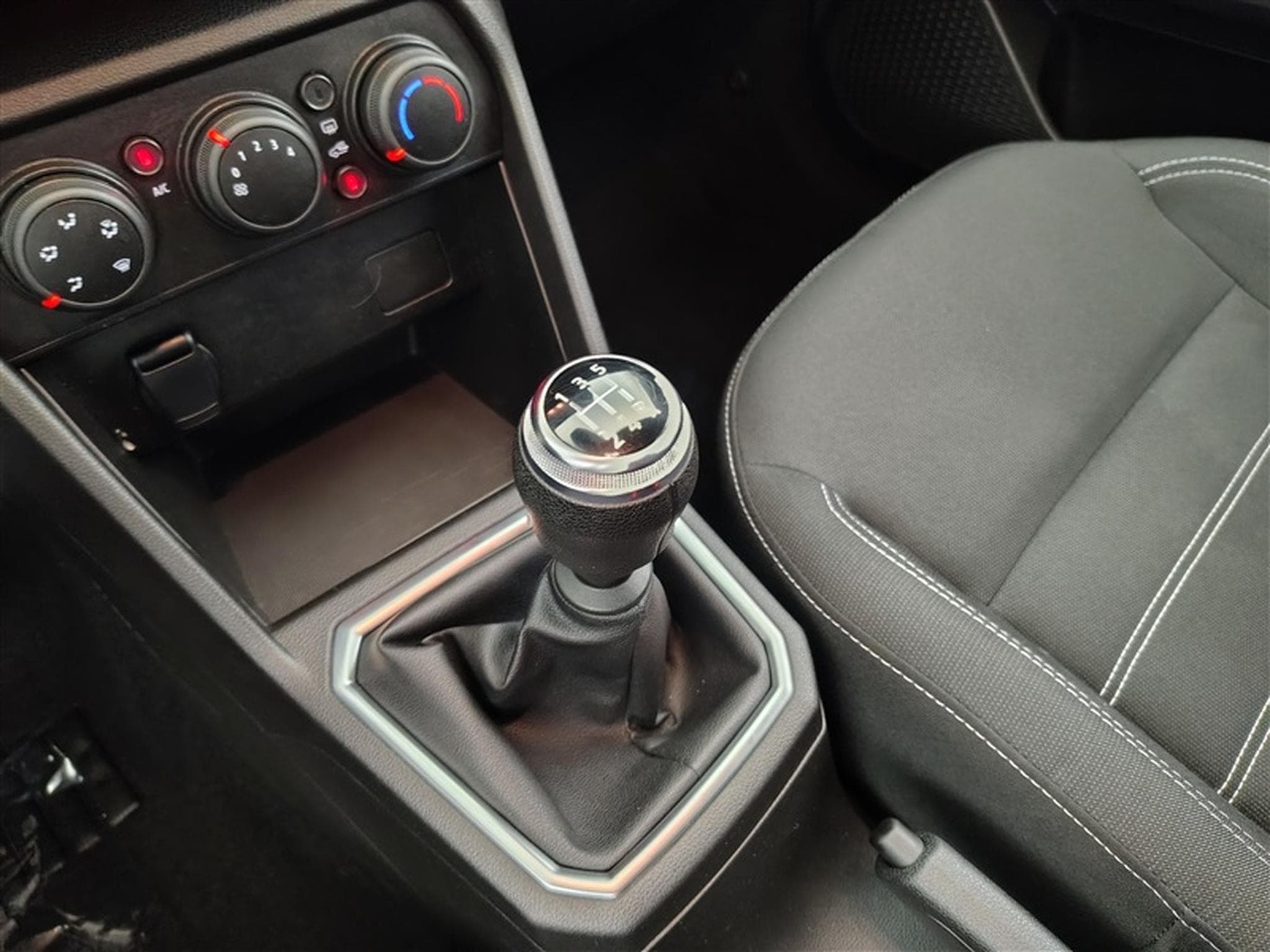Dacia Sandero 1.0i SCe Comfort (2022) - Foto 12