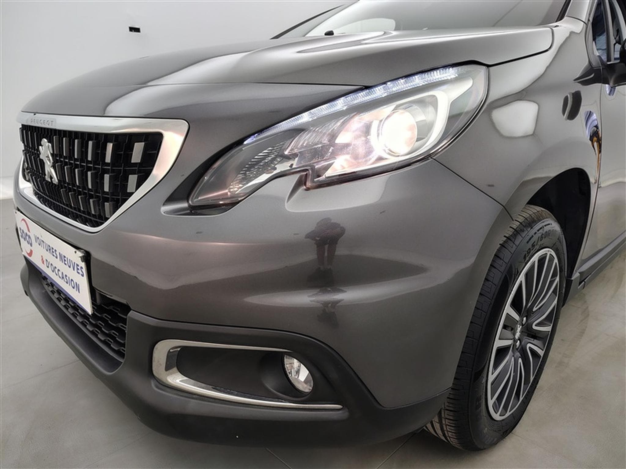 Peugeot 2008 1.2 PureTech 82Cv Active CLIM / BLUETOOTH / PDC (2019) - Foto 15