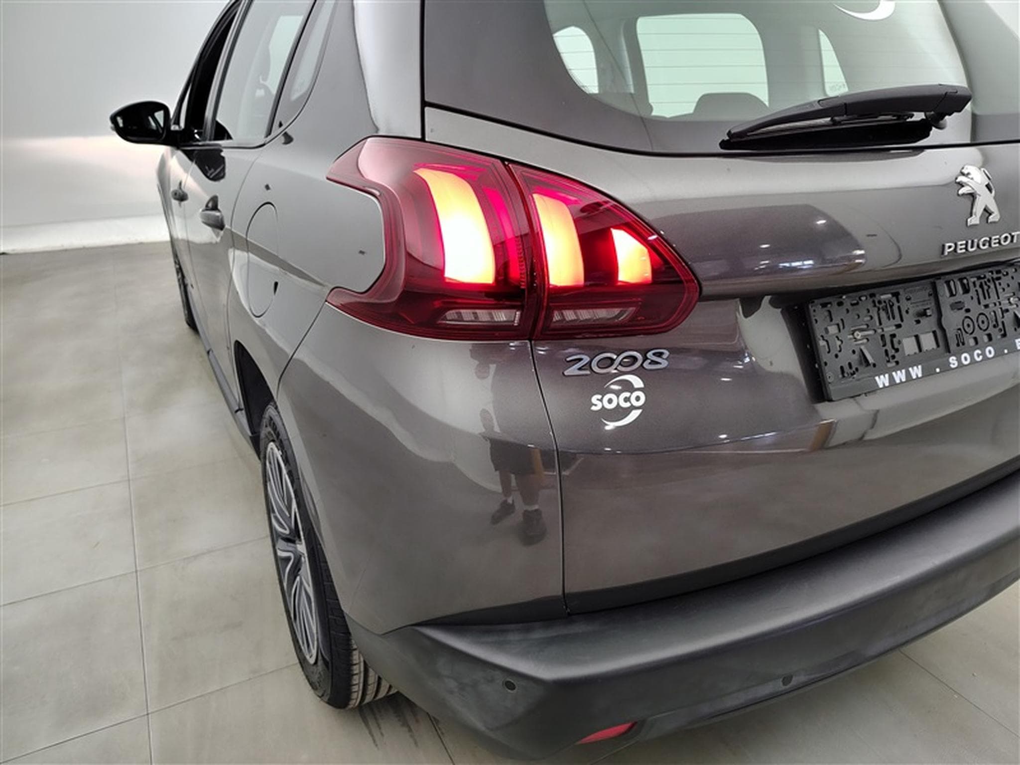 Peugeot 2008 1.2 PureTech 82Cv Active CLIM / BLUETOOTH / PDC (2019) - Foto 16