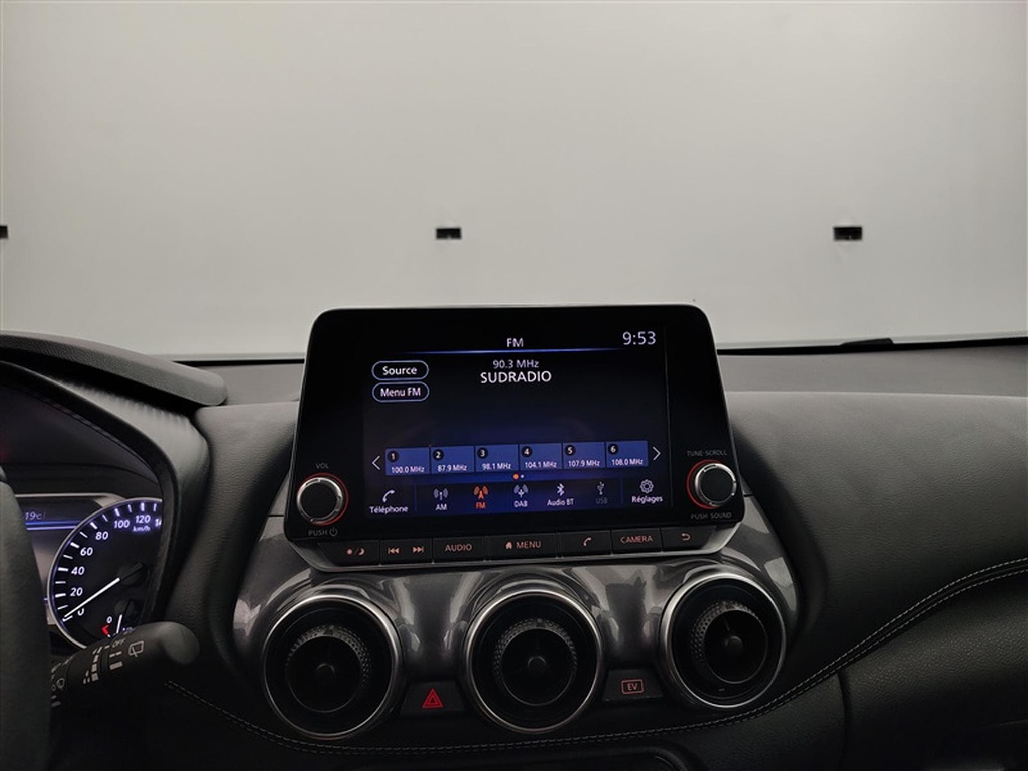 Nissan Juke 1.6 HEV N-Connecta AMT (2023) - Foto 11
