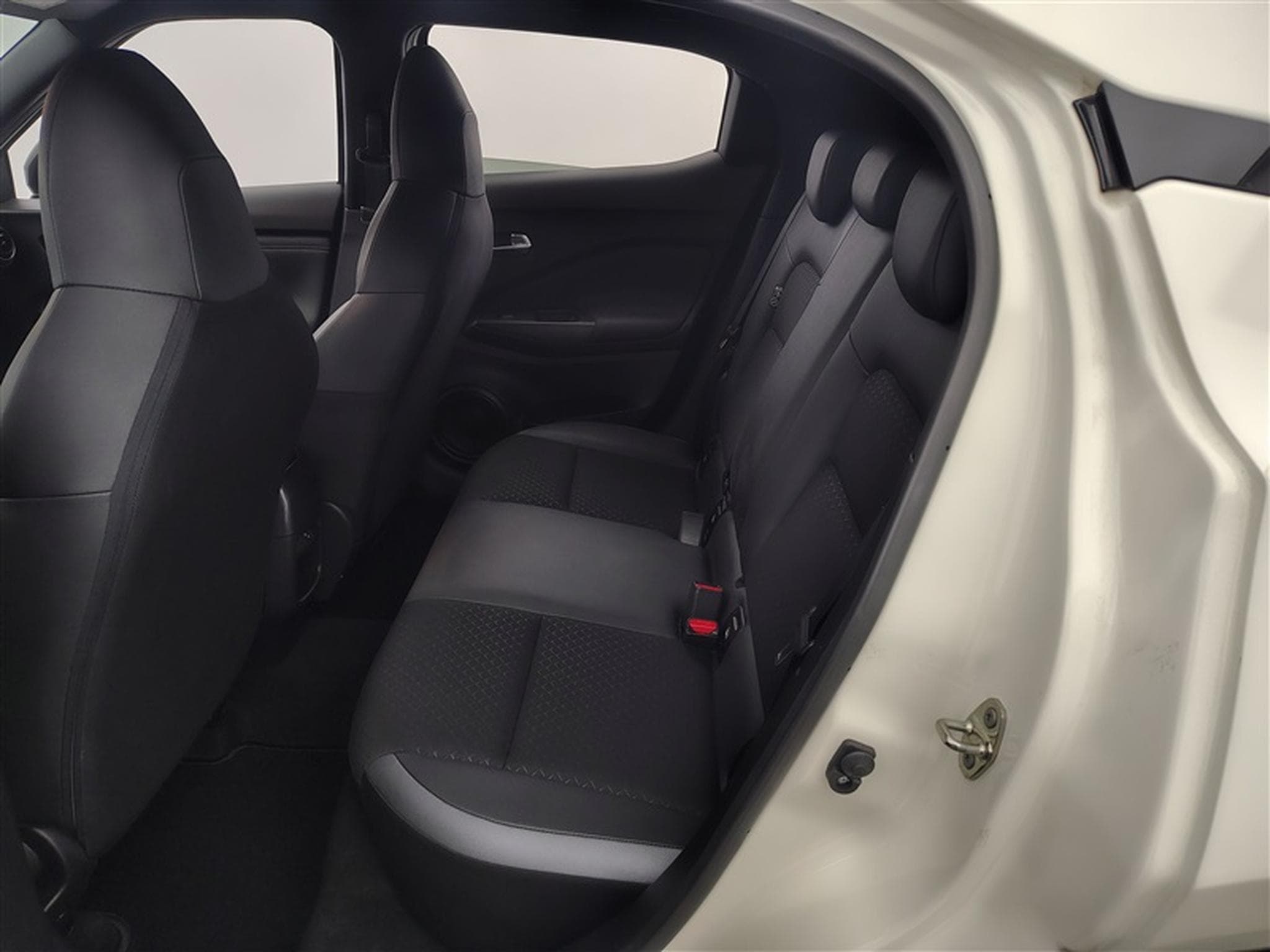 Nissan Juke 1.6 HEV N-Connecta AMT (2023) - Foto 13